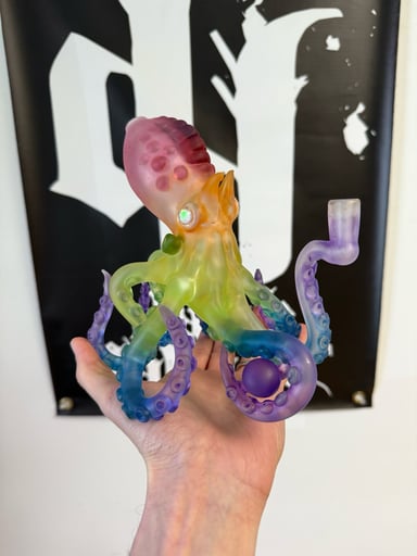 Preview pic of Wicked Glass Rainbow Kraken
