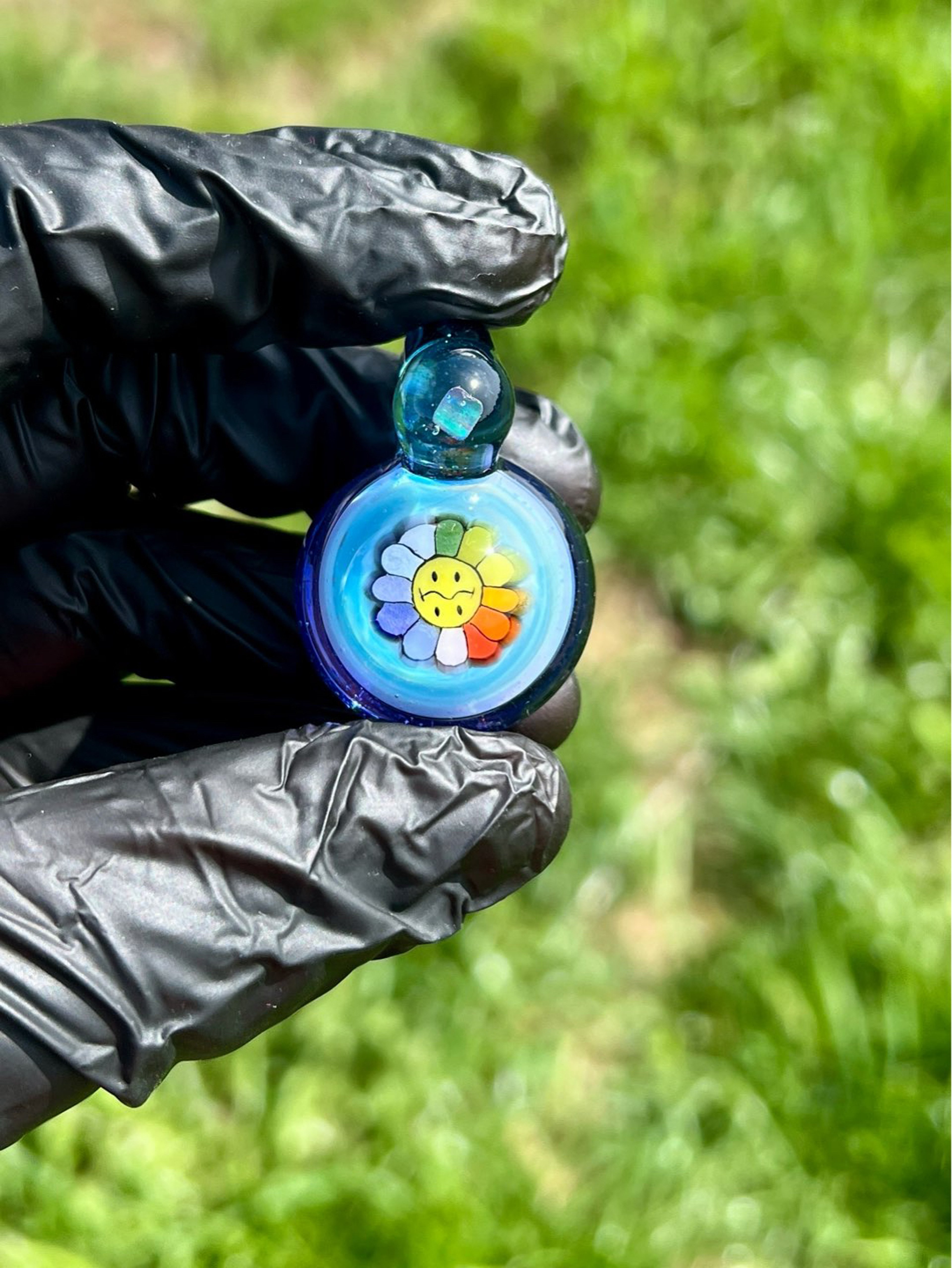 Preview pic of “Rainbow Smiley” Murakami Flower Pendant
