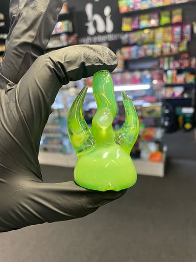 Preview pic of Magizle Opal Straw w/Horns Green Puffco Top
