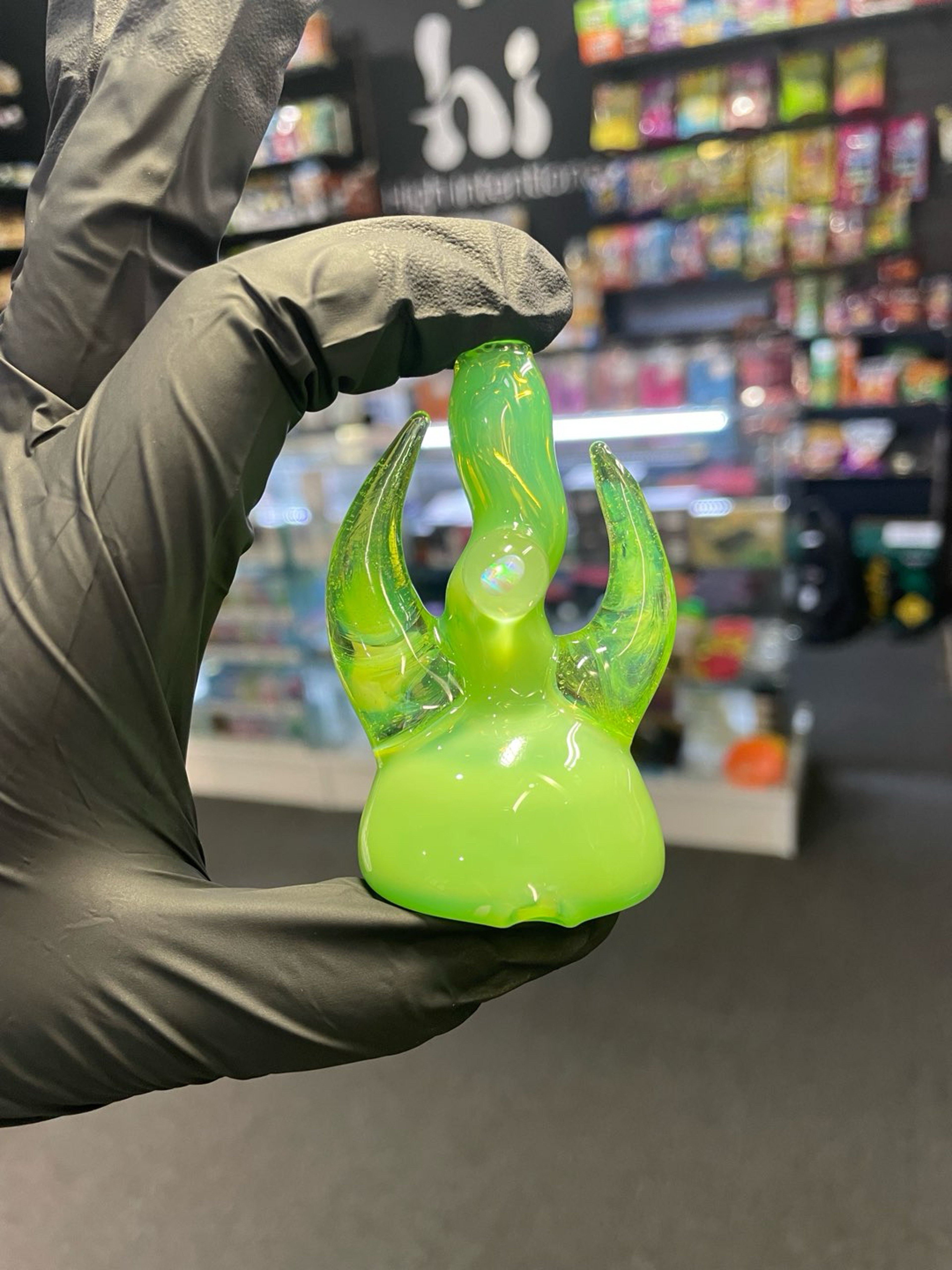 Preview pic of Magizle Opal Straw w/Horns Green Puffco Top