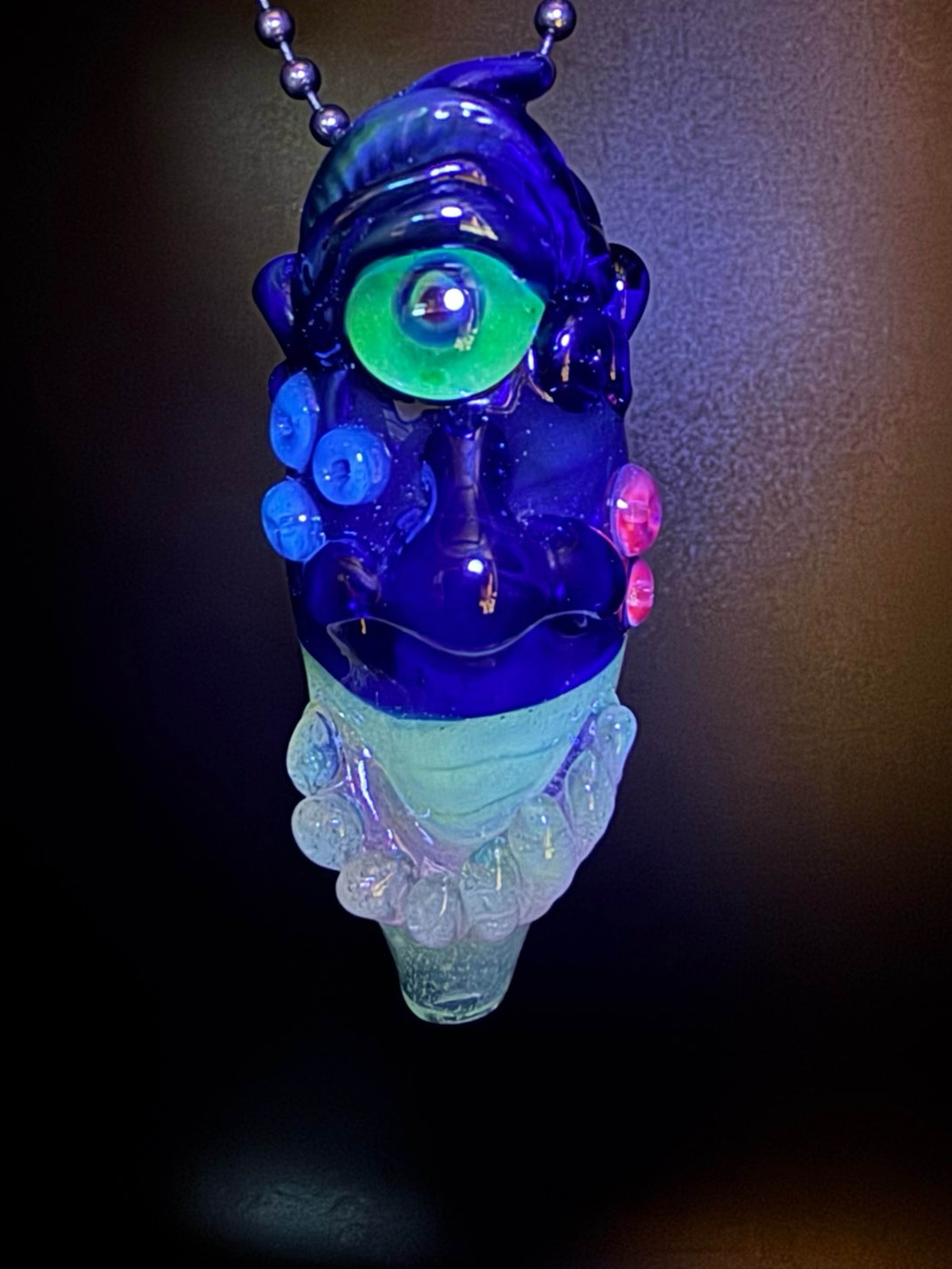 Preview pic of Monster pendant j holder