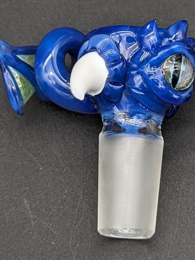 Preview pic of UV 4 HOLE MAKO GLASS 18MM DRAGON BOWL / SLIDE