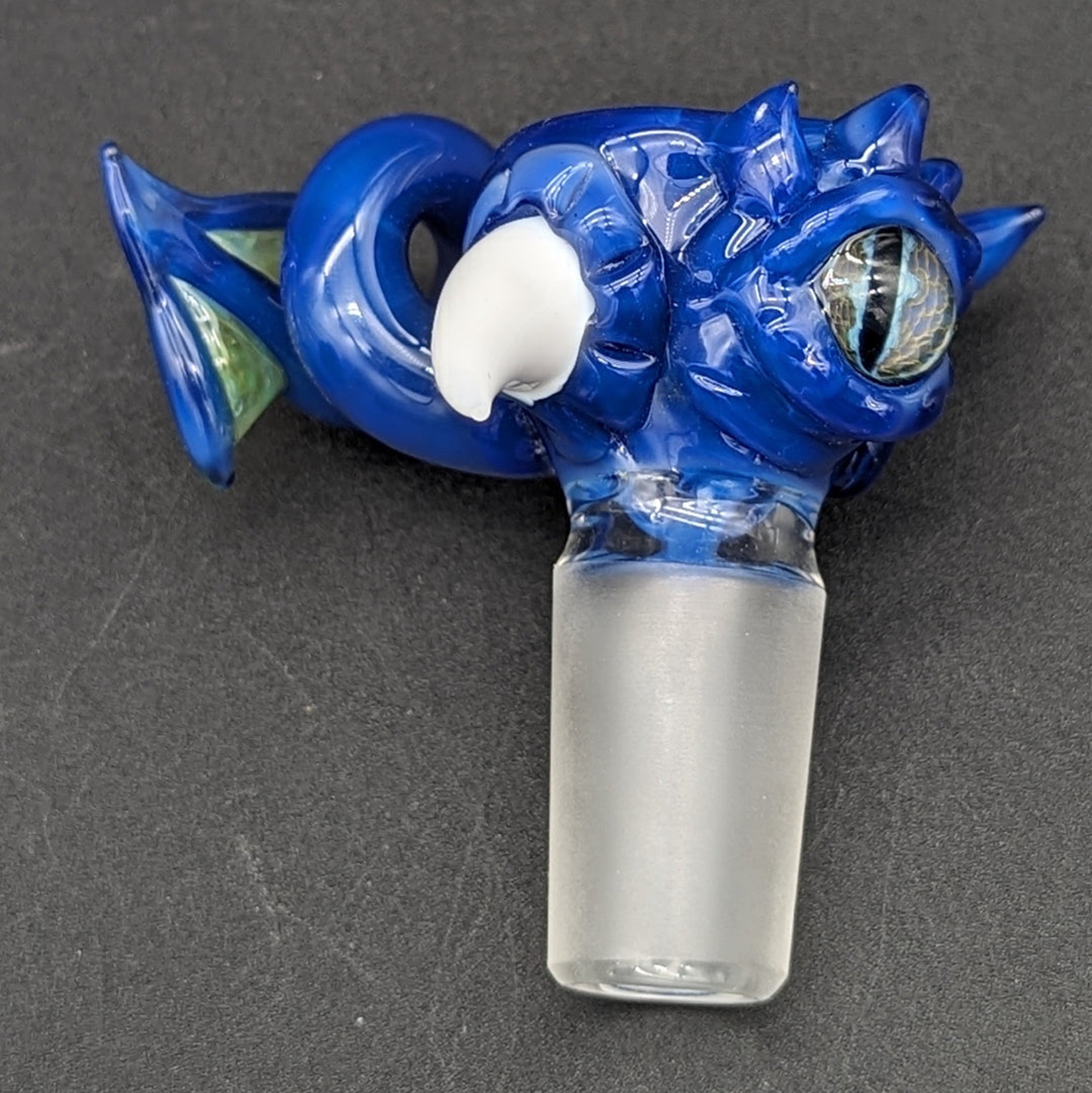 Preview pic of UV 4 HOLE MAKO GLASS 18MM DRAGON BOWL / SLIDE