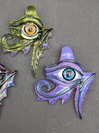 Preview pic of MAKO GLASS EYE OF RA PENDANT