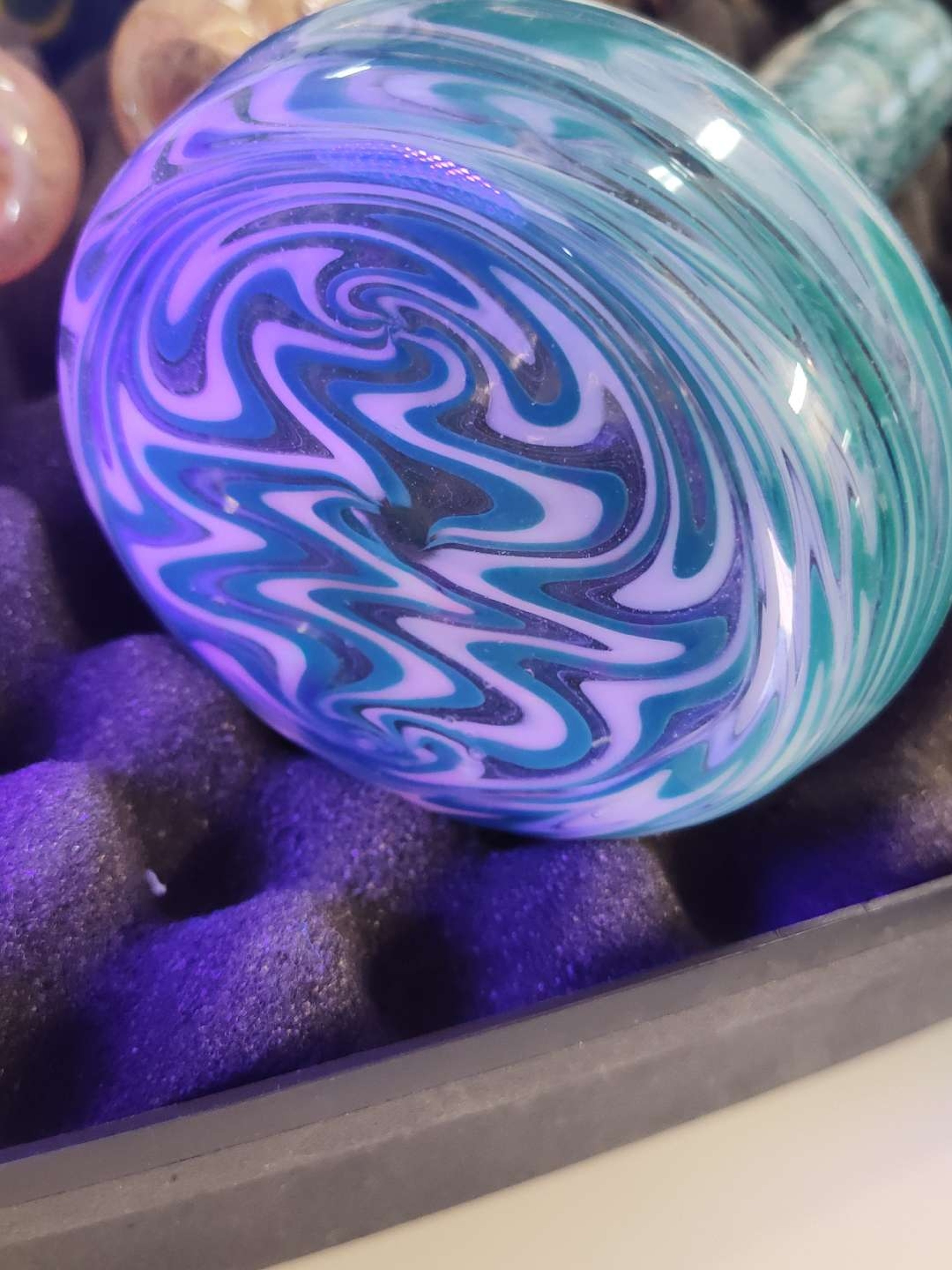 UV reactive mini image 0