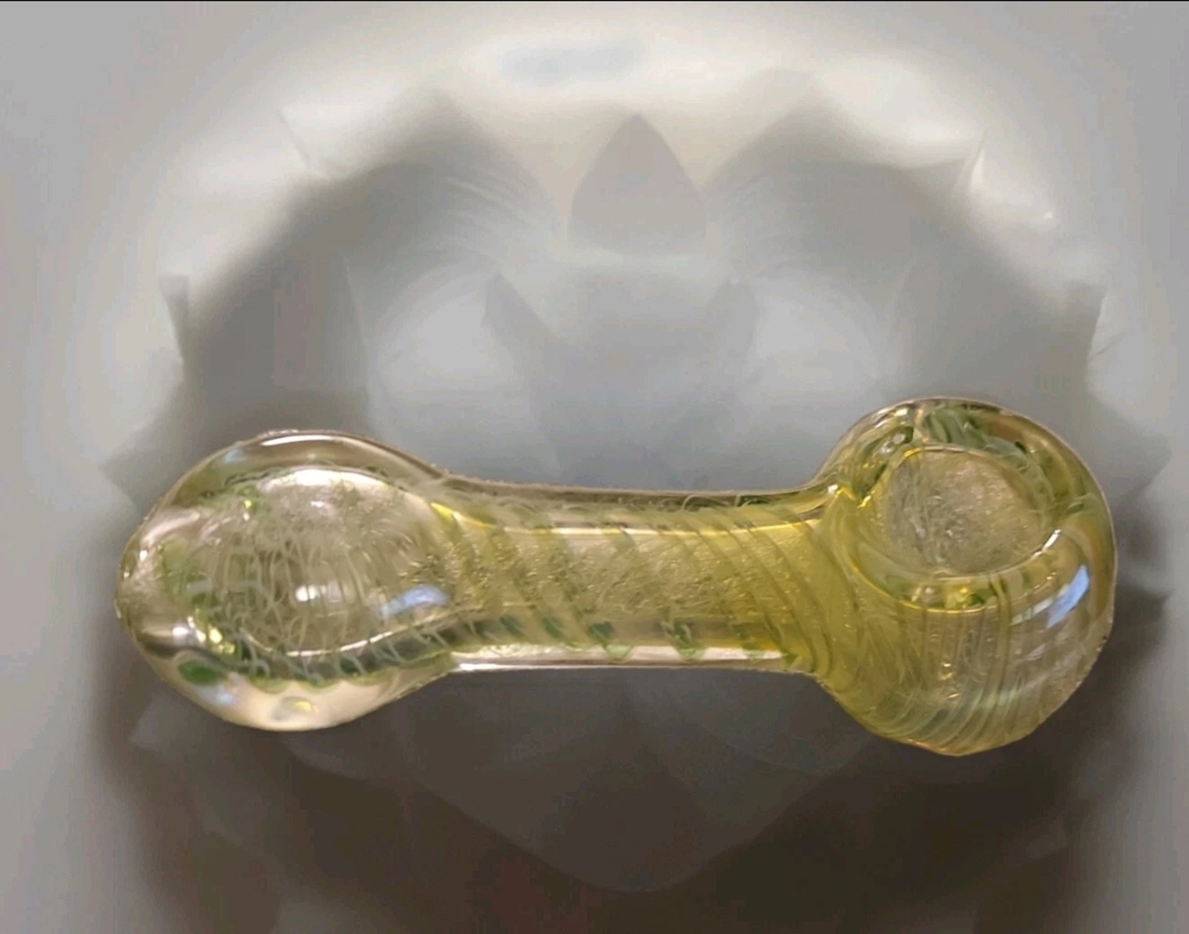Preview pic of Thick color changing spoon pipe HD