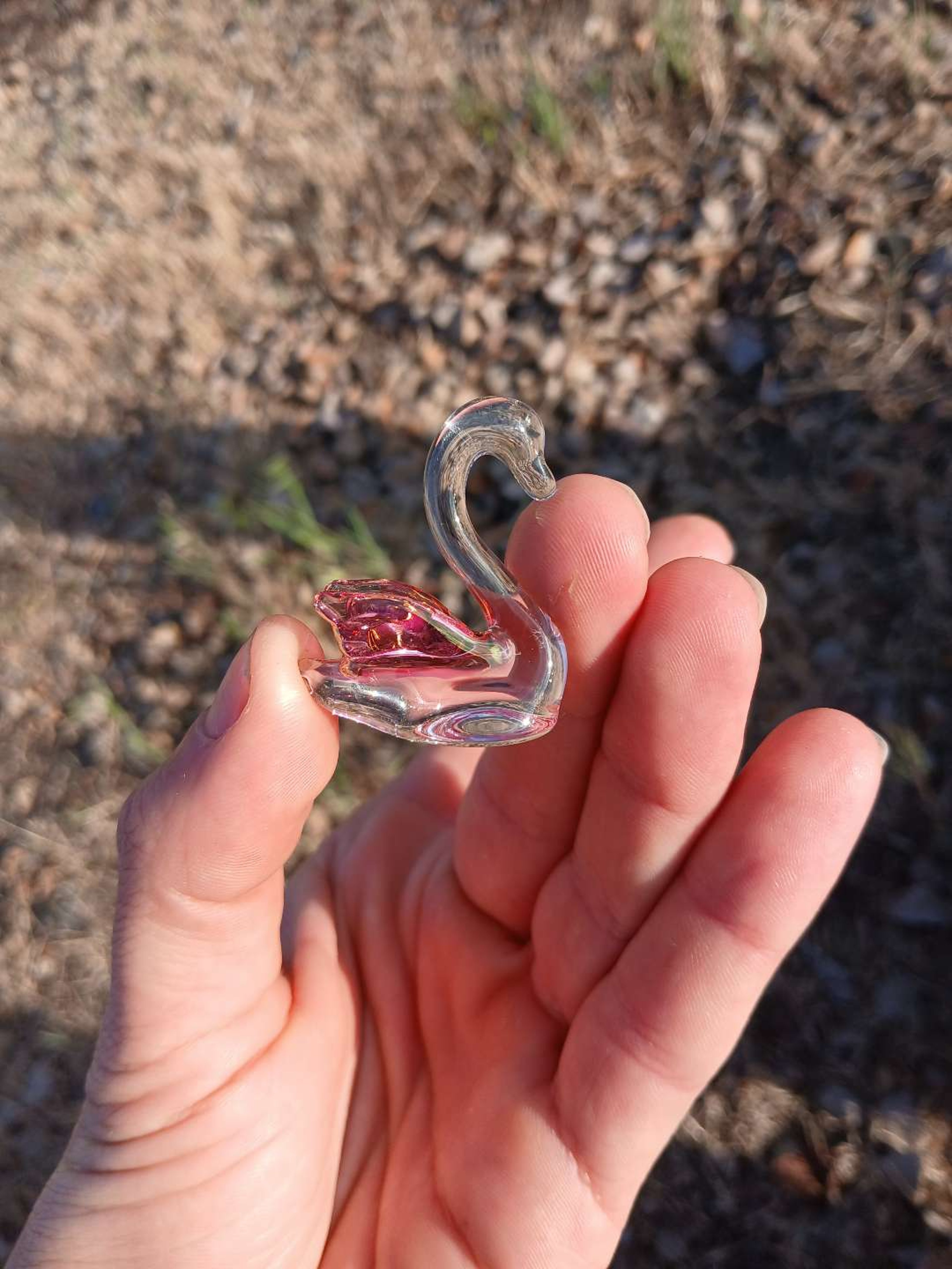 Preview pic of Glass swan