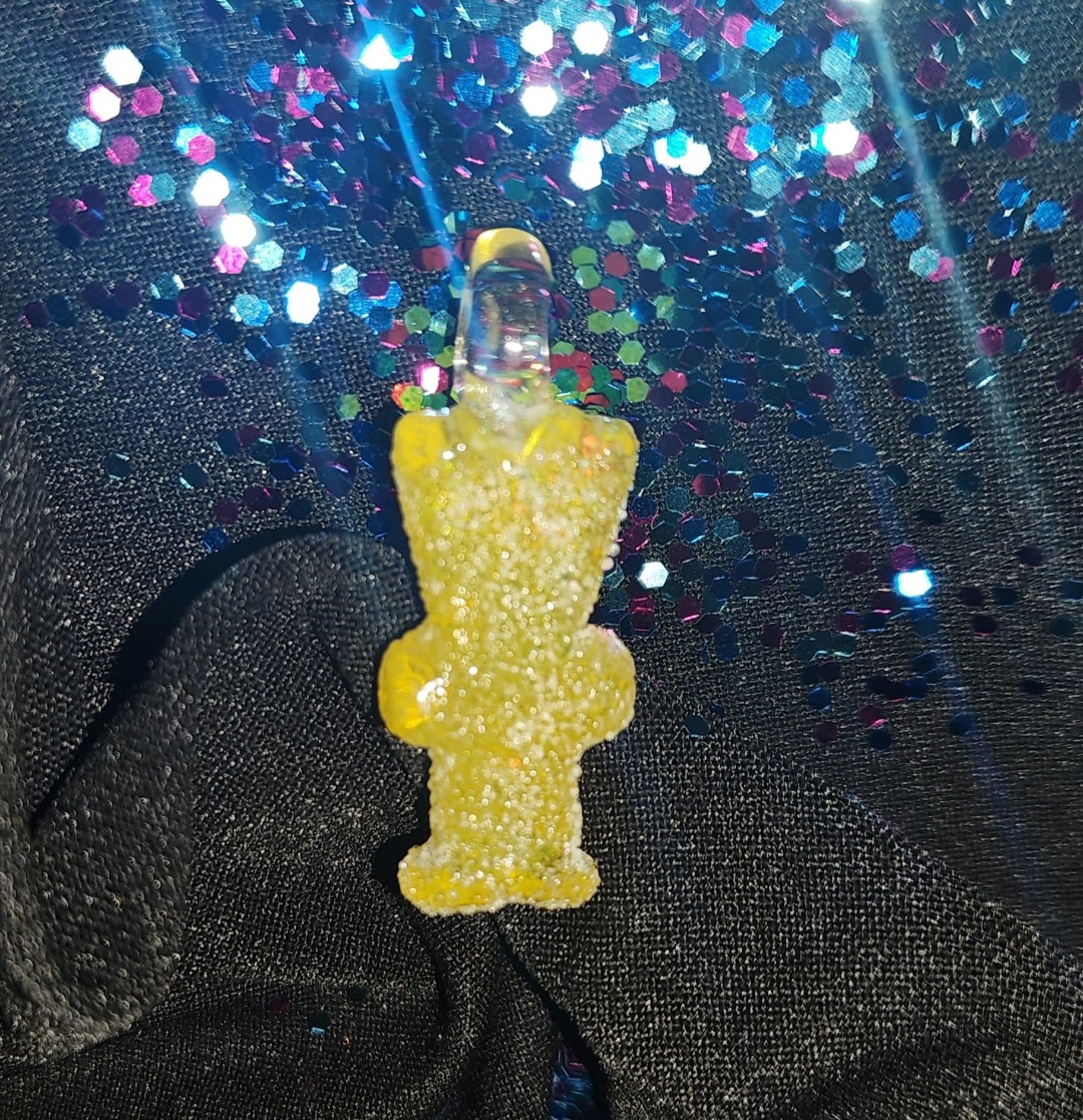 Preview pic of Emperial Glass yellow Sour Patch pendant