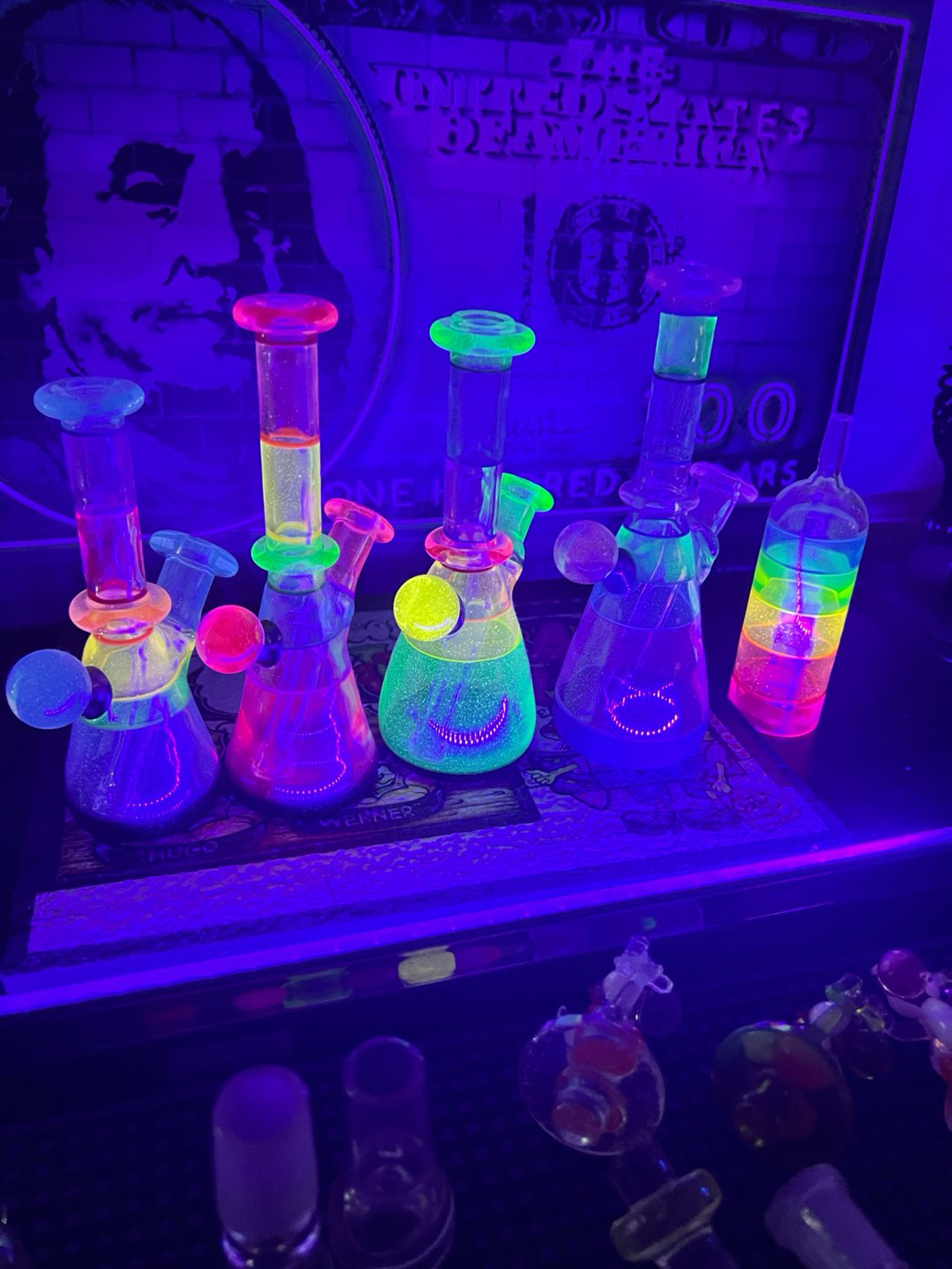 Preview pic of Dustorm Beaker Glass Collection