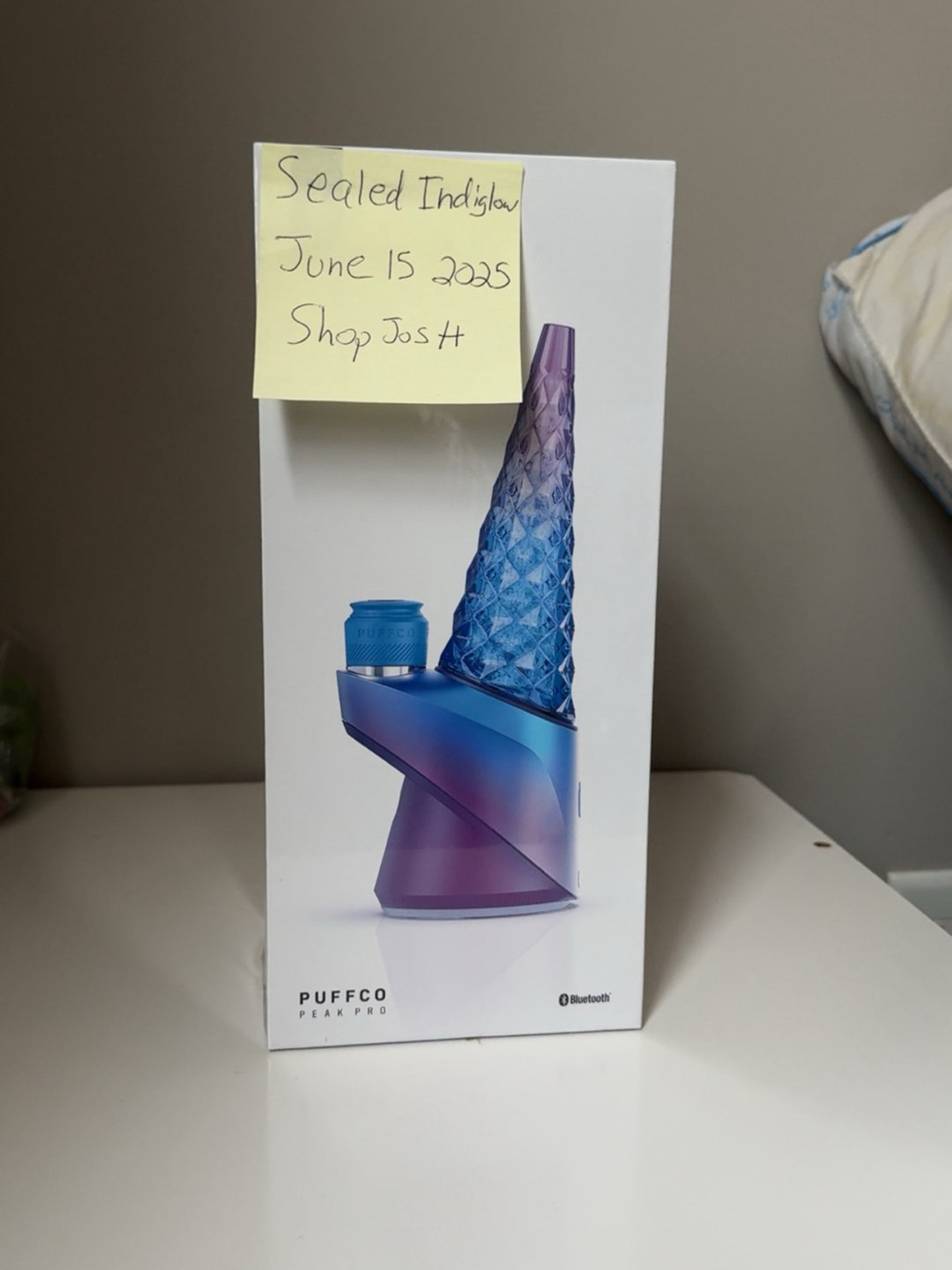 Preview pic of Sealed Indiglow Puffco