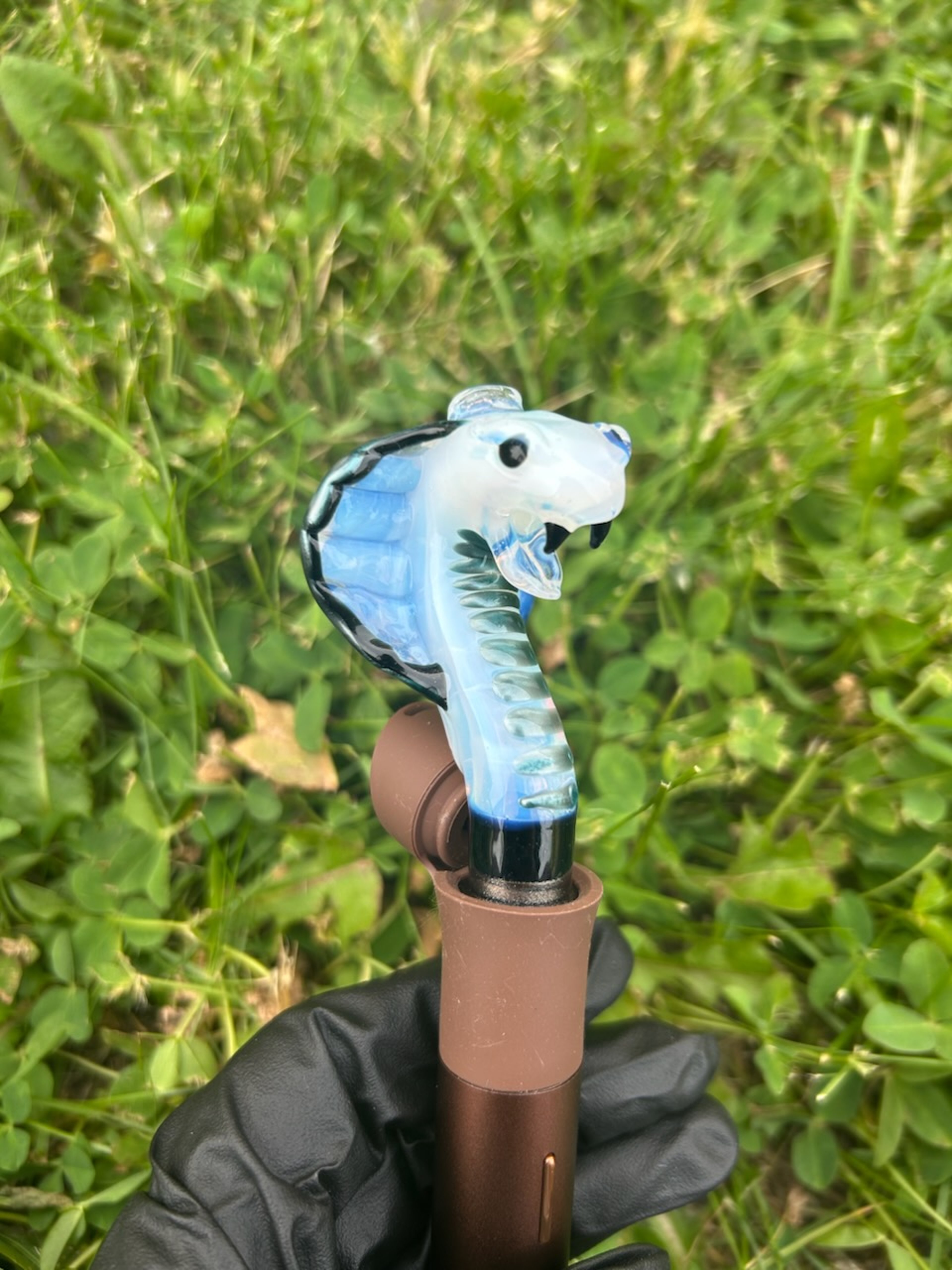 Preview pic of Mako Glass Puffco Pivot Mouthpiece | Ghost Cobra