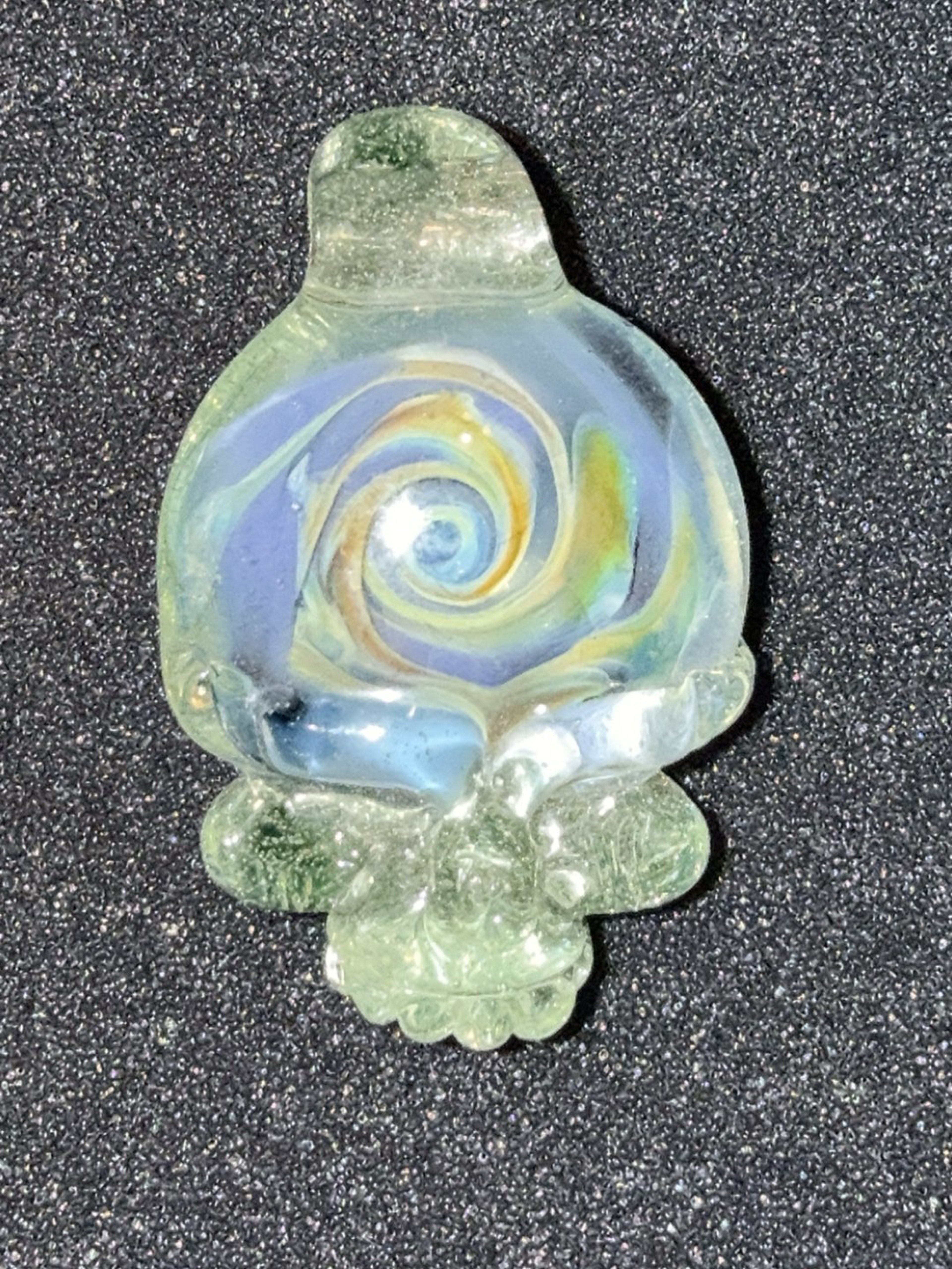 Preview pic of blind bear glass stealie pendant