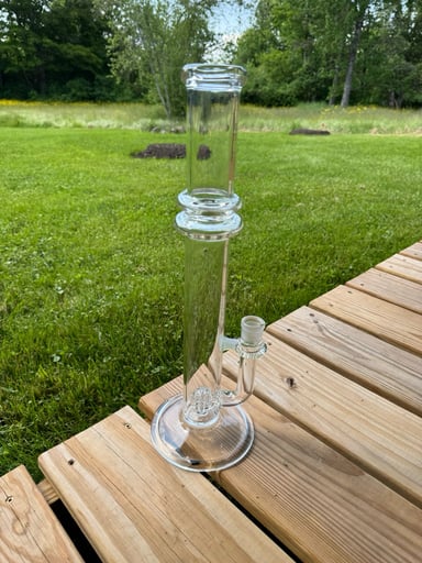 Preview pic of Studio V glass