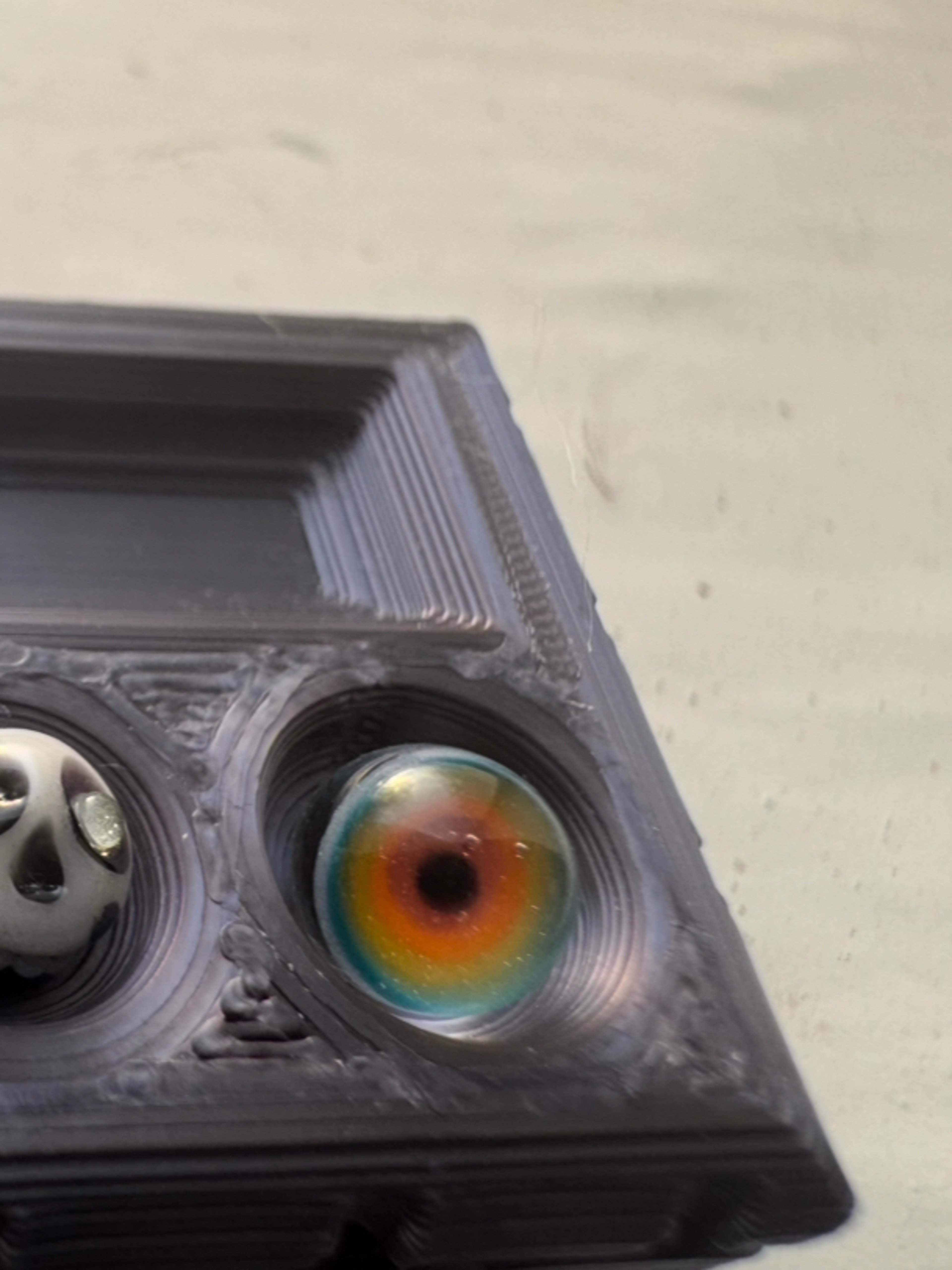 Preview pic of Elbo Dino eye