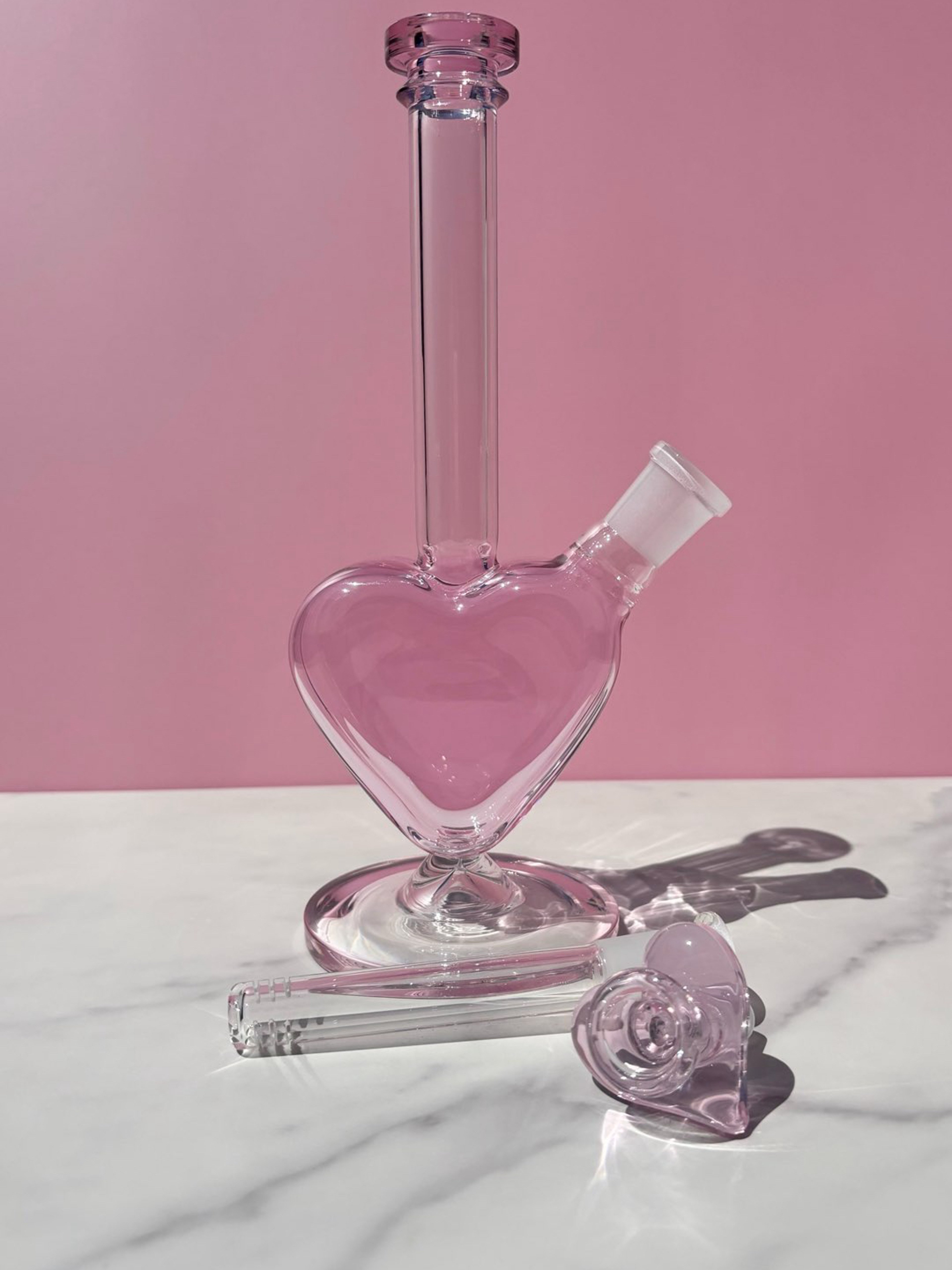 Preview pic of Pink heart bong