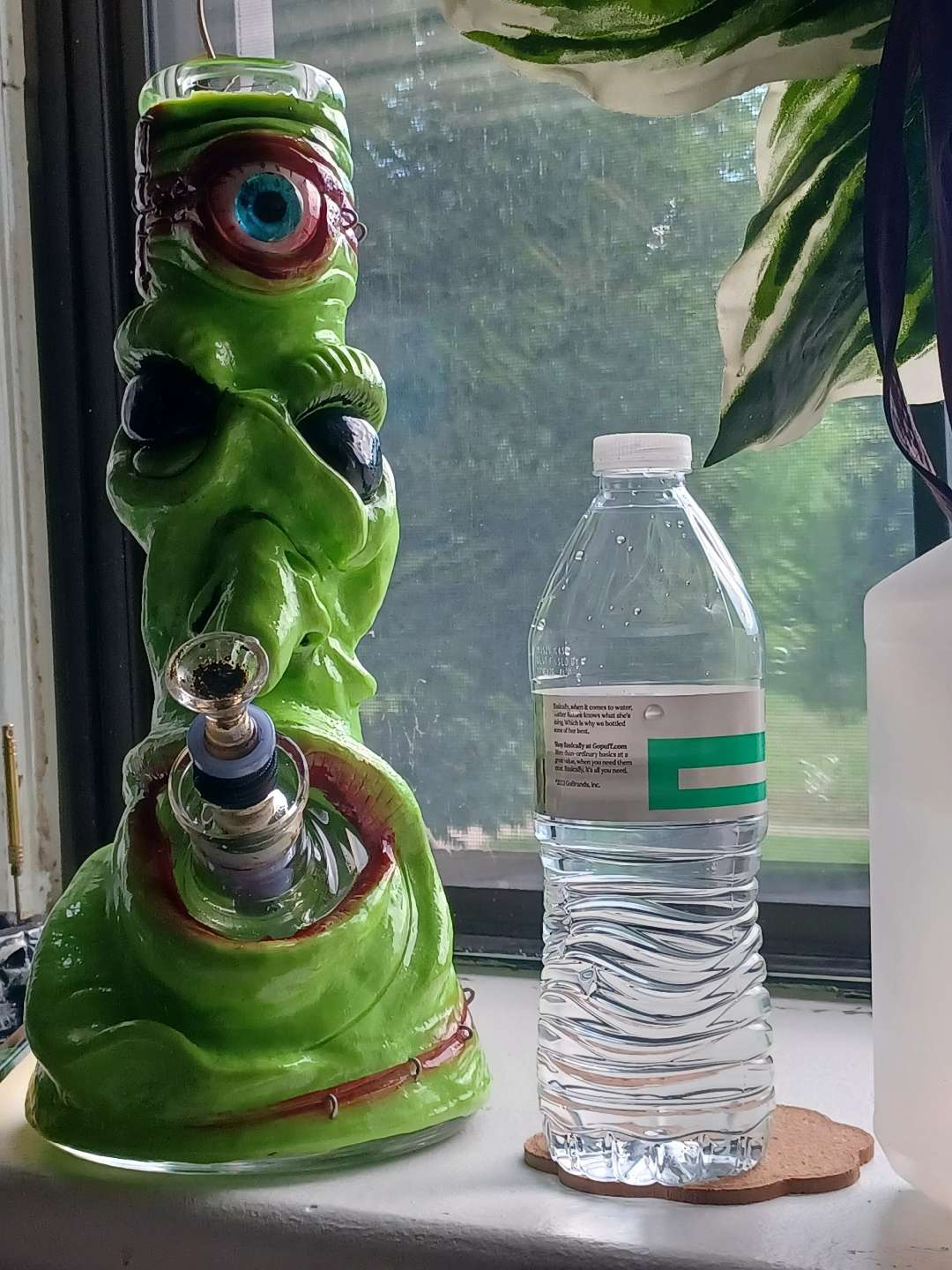 Preview pic of Green eyed monster beaker