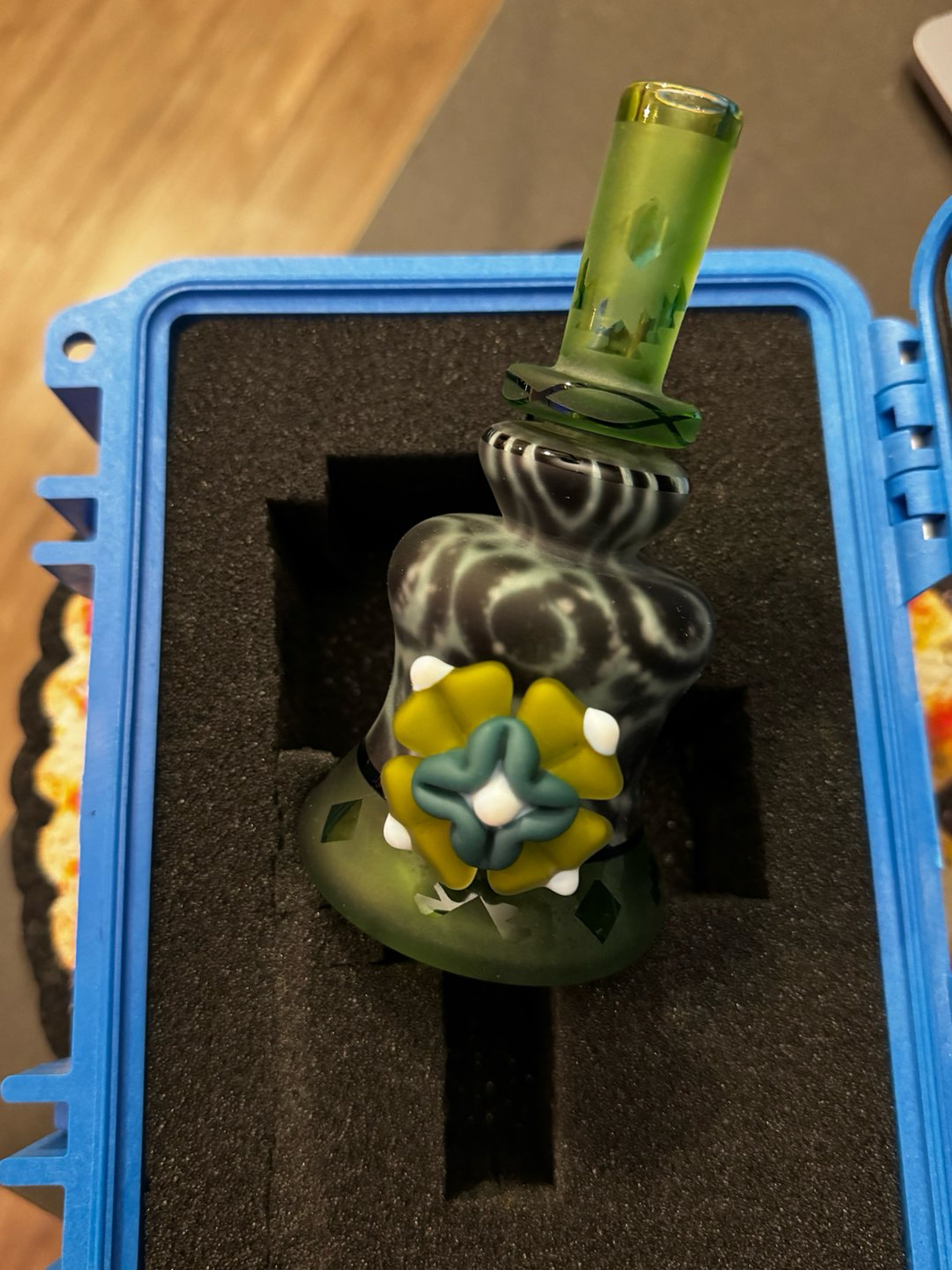 Preview pic of Pinky brewtz mini tube