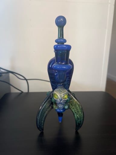 Preview pic of Sci-fi glass rocket ship