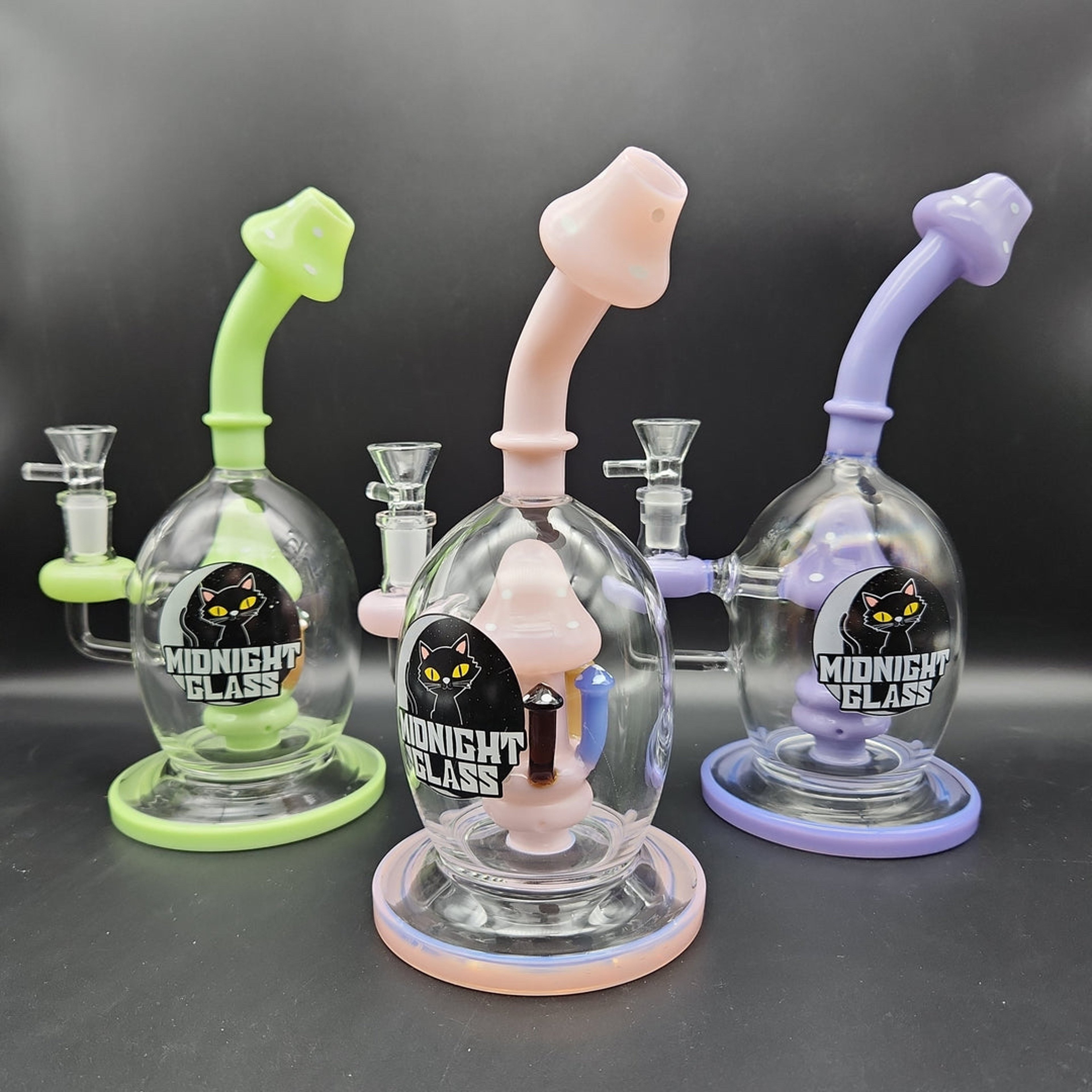 Preview pic of MIDNIGHTS MUSHROOMS 9” BONG / RIG