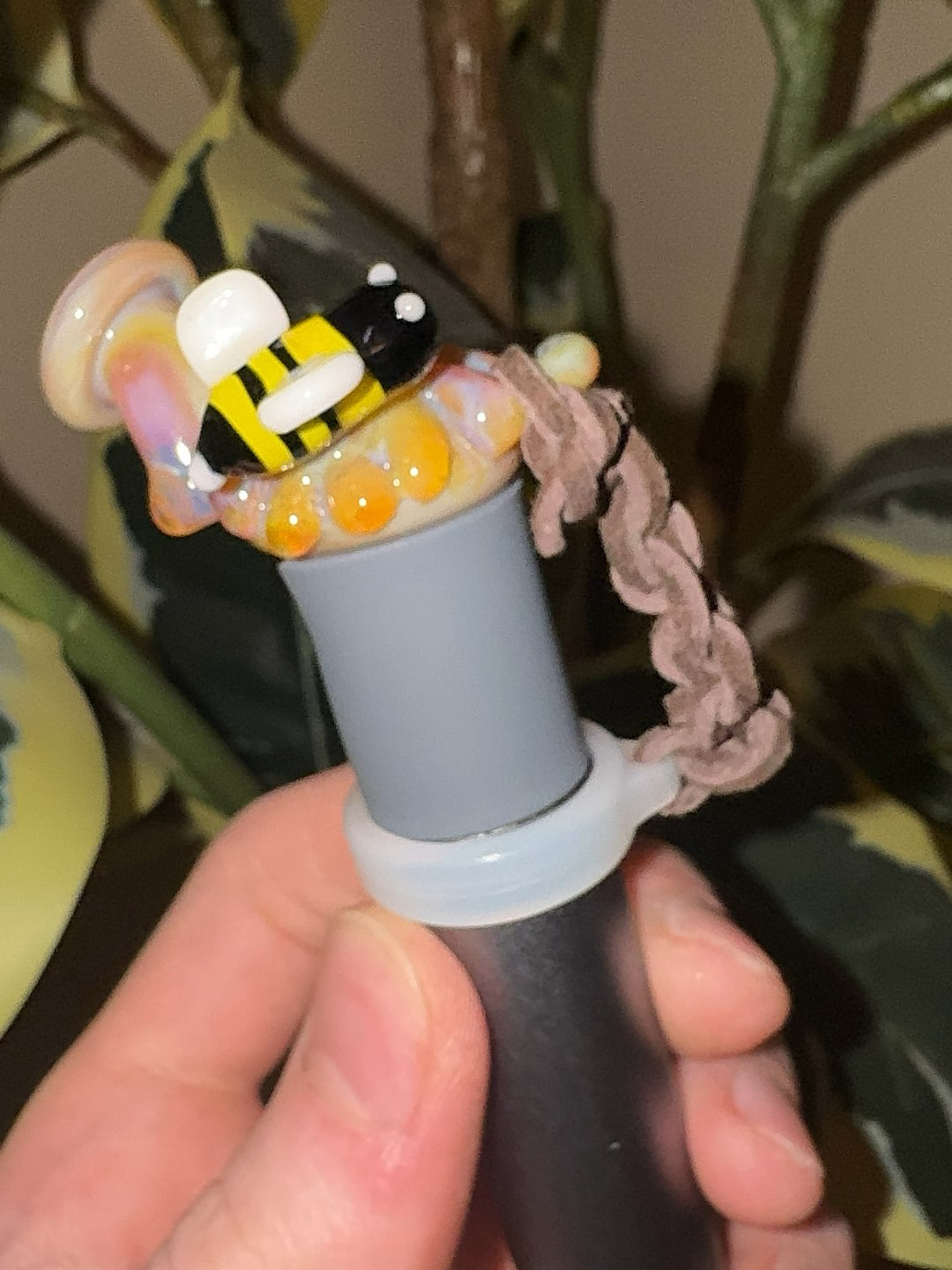 Preview pic of Bee pivot top