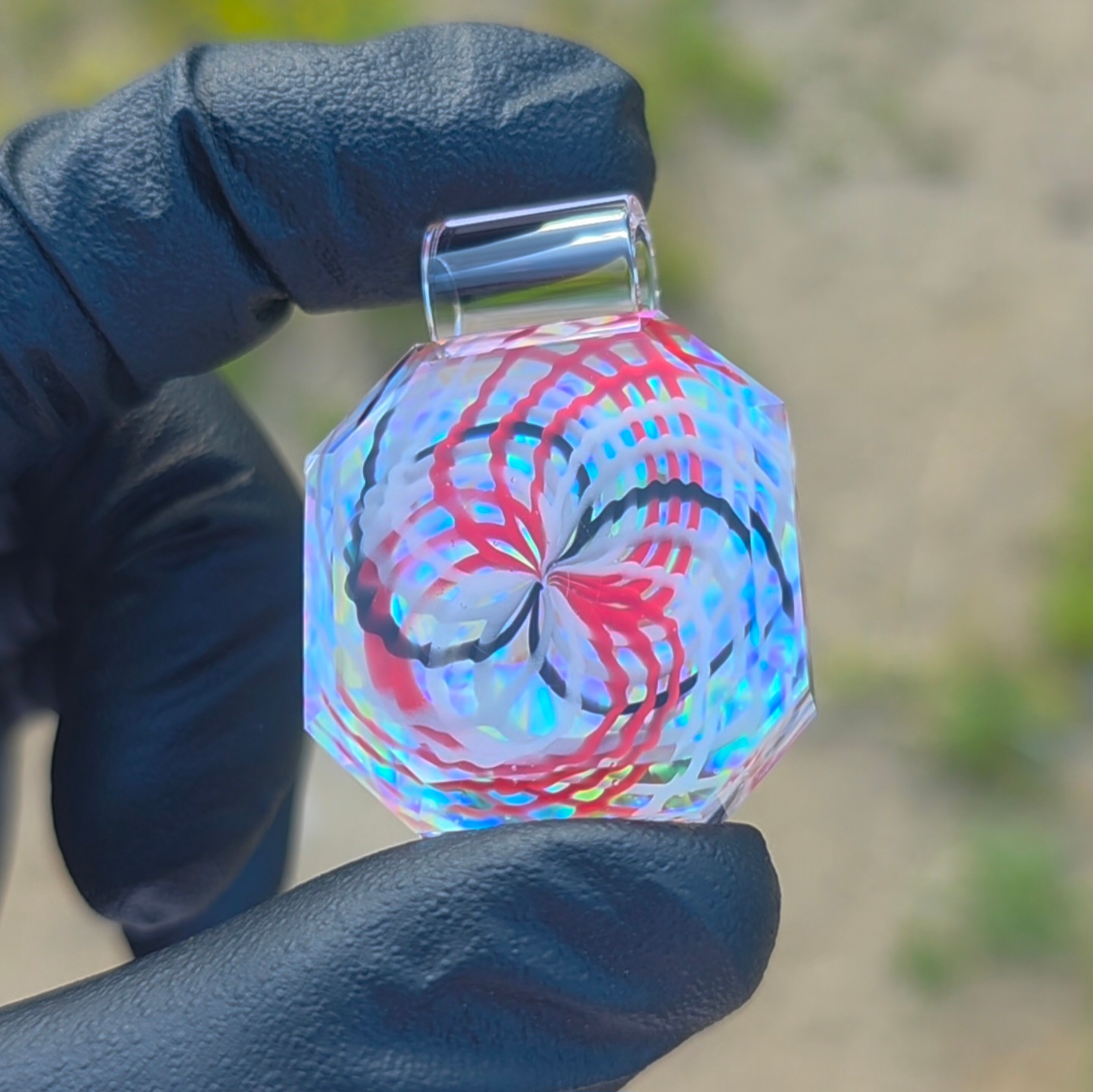 Preview pic of Reticello & Dichro Faceted Pendant