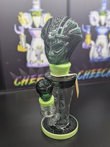 Preview pic of Alien Head Cheech Bong