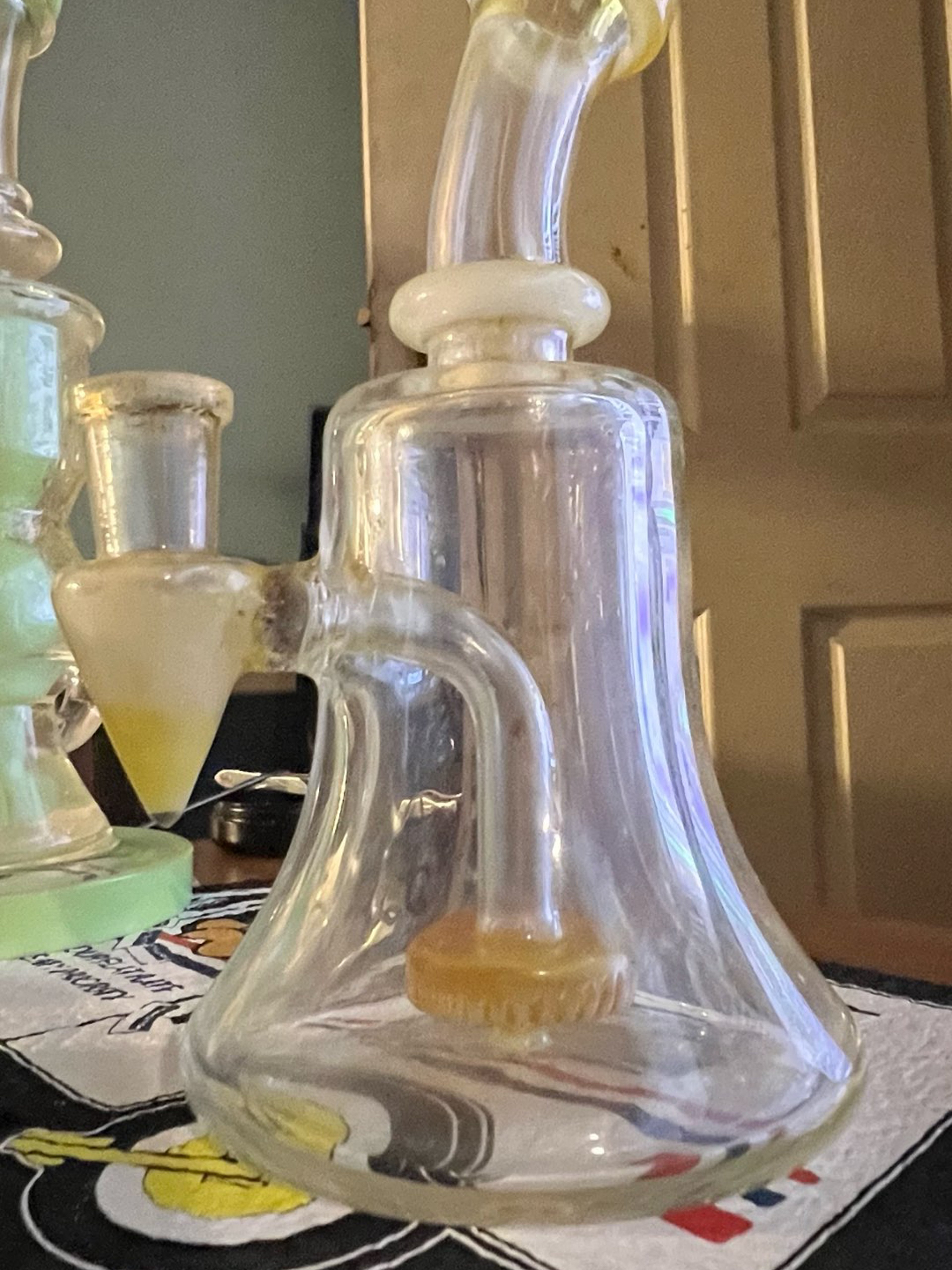 Preview pic of Bell Recycler Dab Rig With Percolator/Puck ring