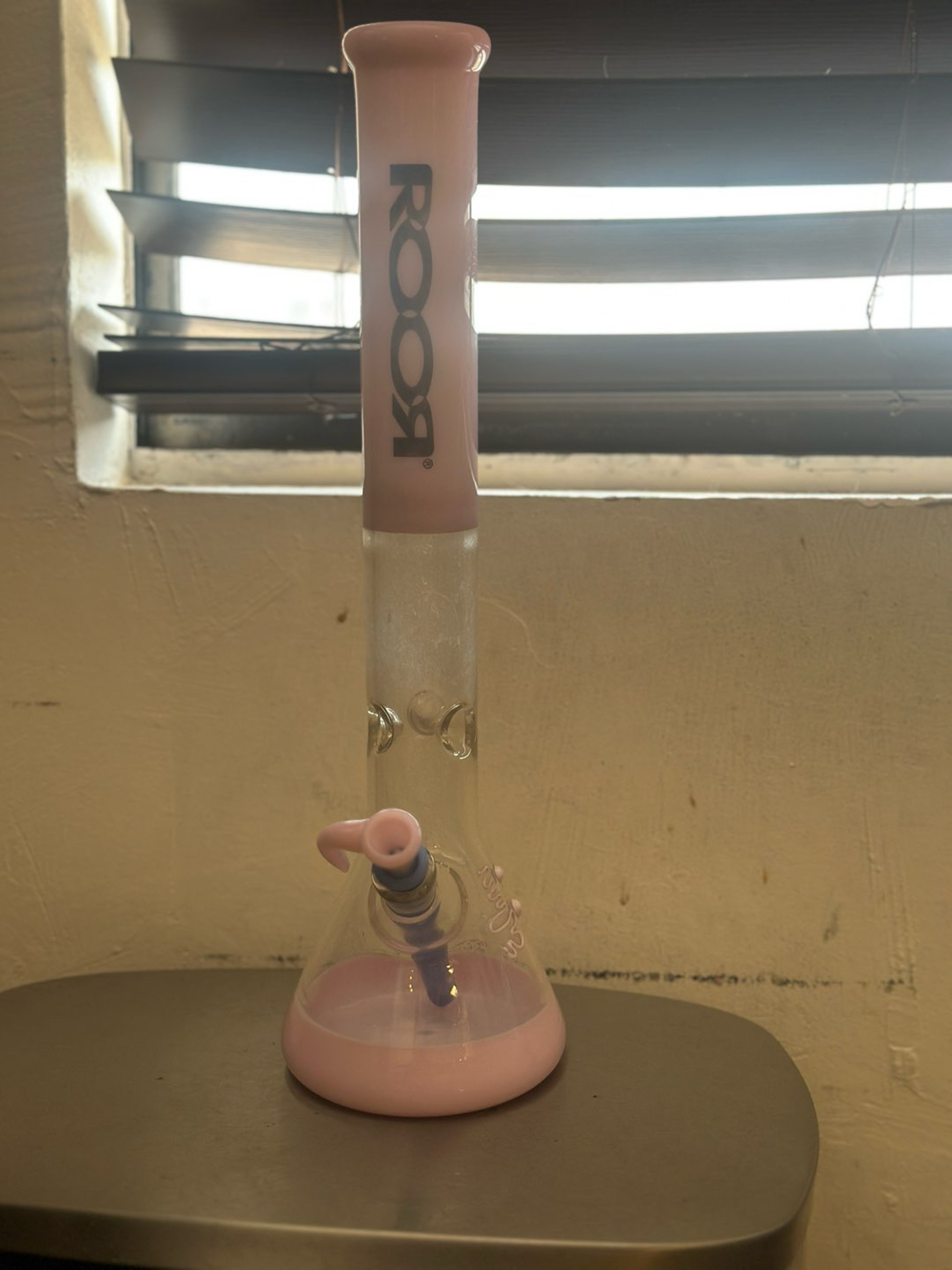 Preview pic of Roor pink bong