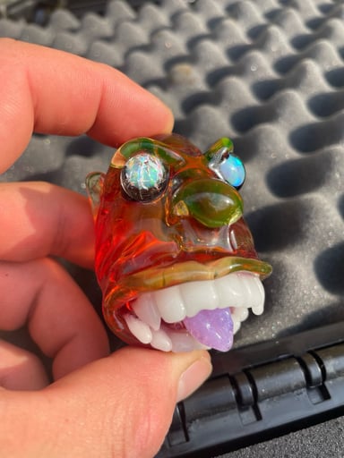Preview pic of Voorhees Pendy