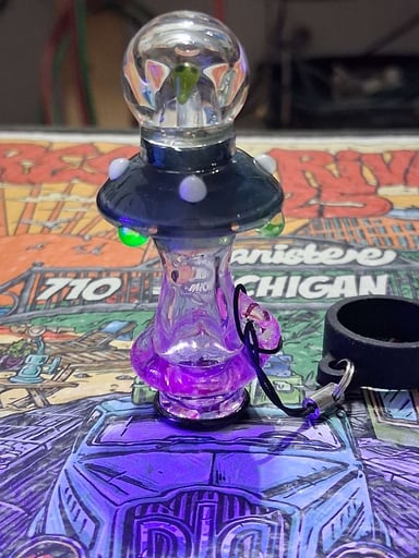 Preview pic of Uv ufo puffco pivot top and tether