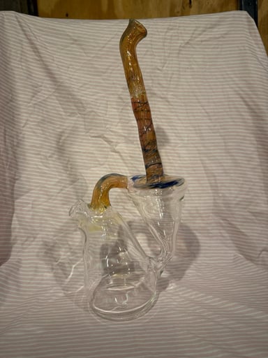Preview pic of Custom blown tornado recycling dab rig