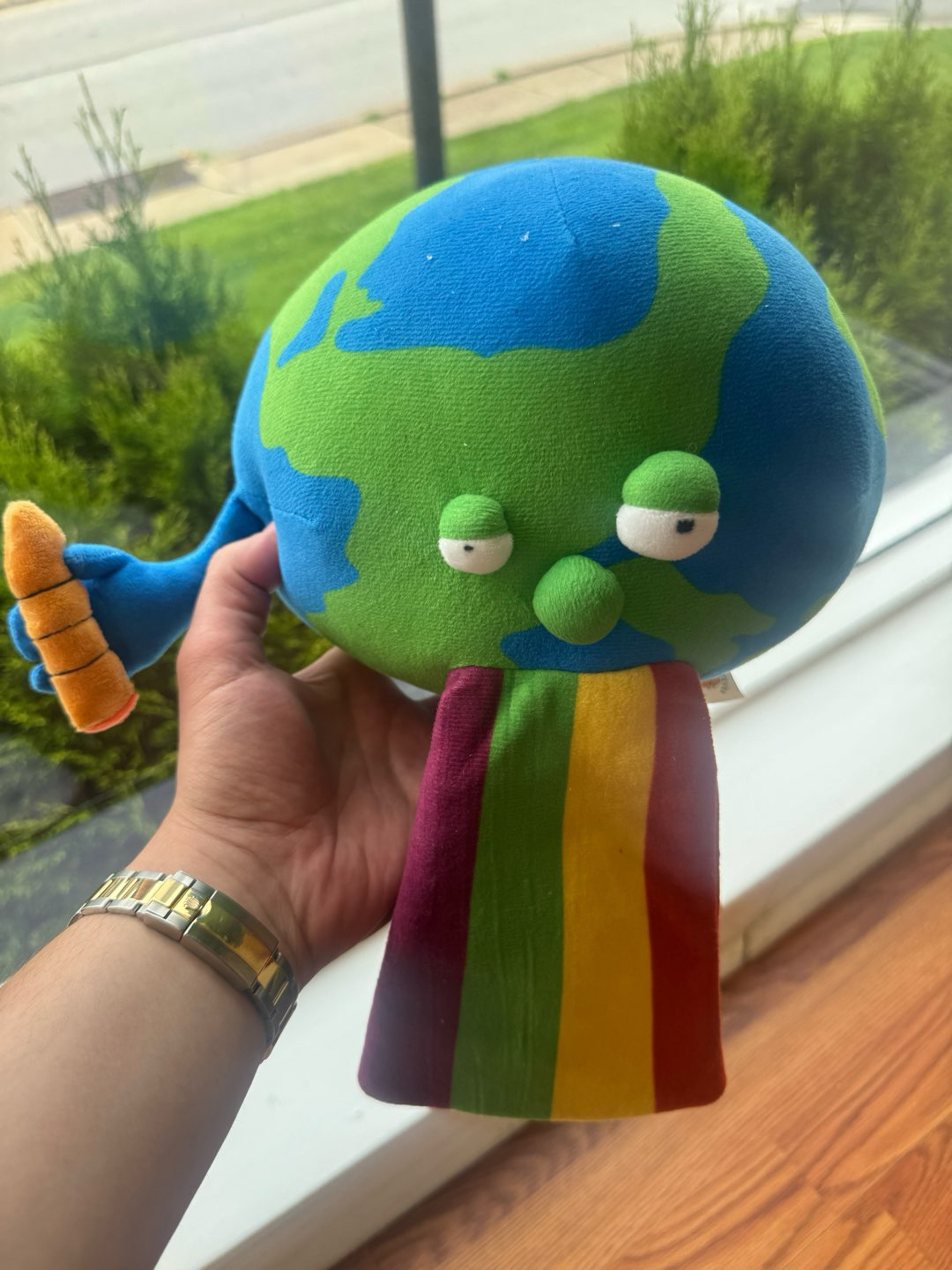 Preview pic of Gz1 stuffed animal puking earth