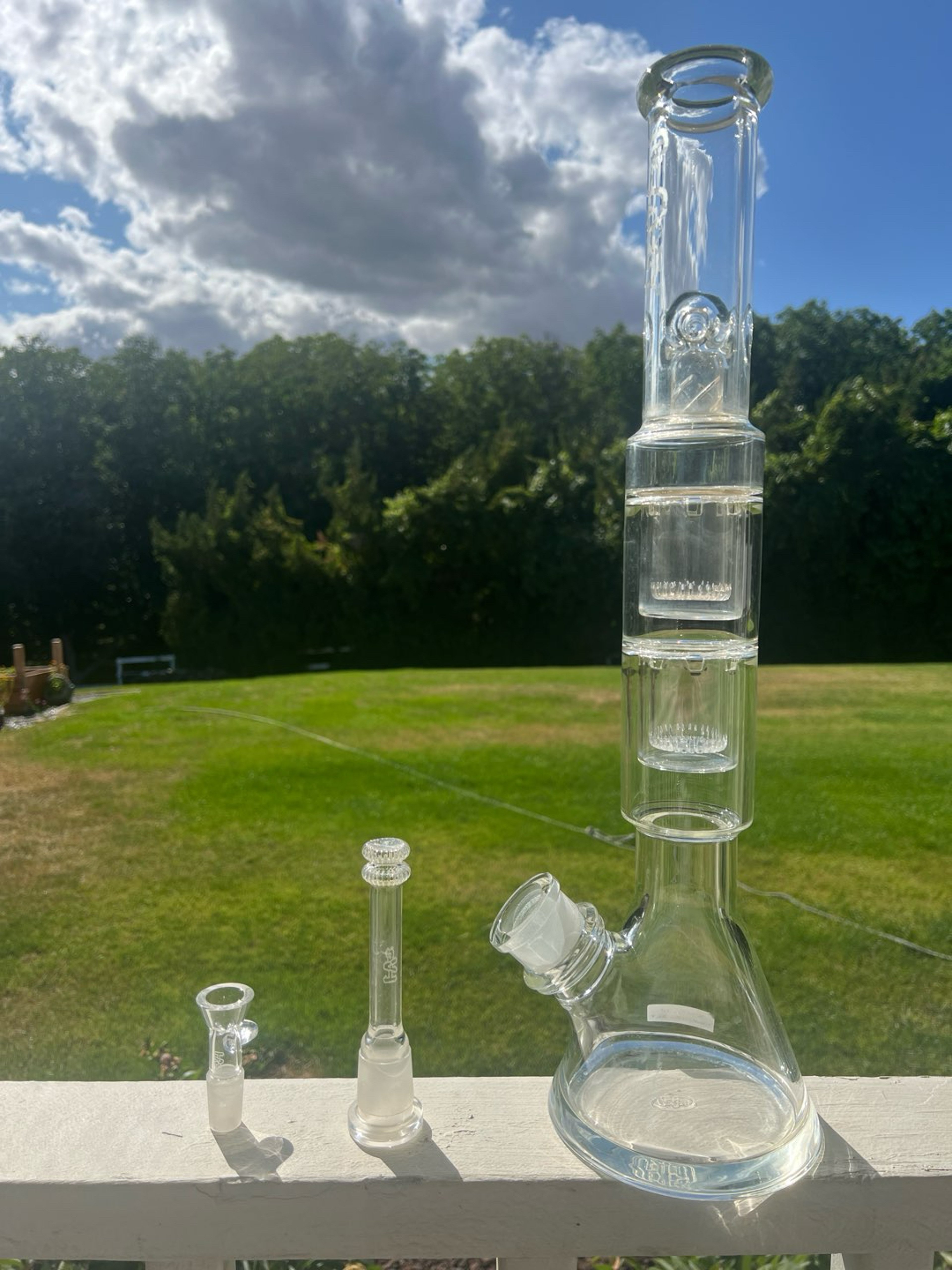 Preview pic of TAG - 20" Double Interior Super Slit Showerhead Beaker Bong
