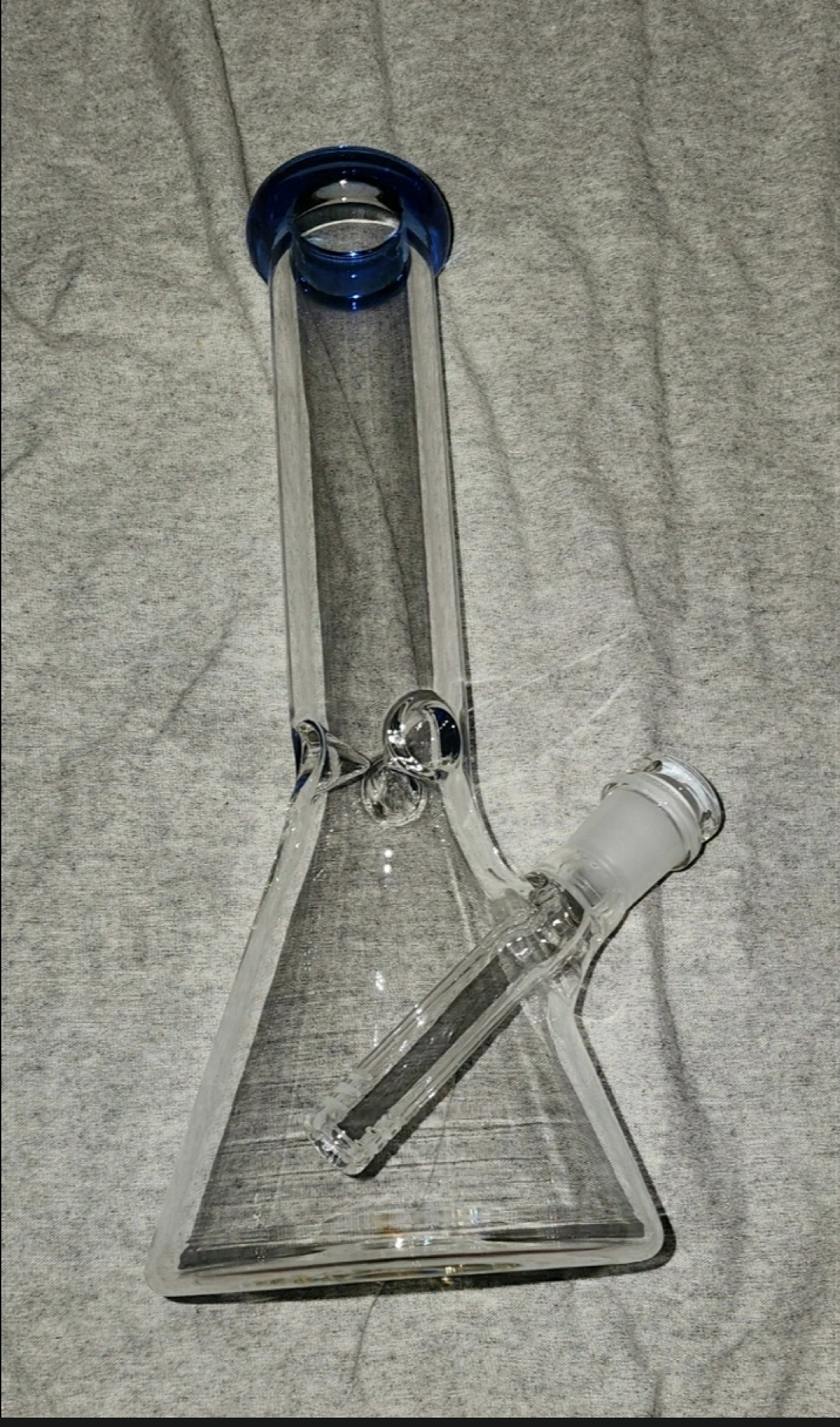 Preview pic of Classic HD Thick ass Beaker Bong