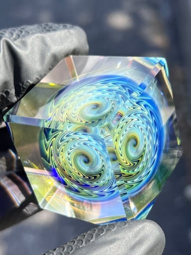 Preview pic of SMO glass display cube