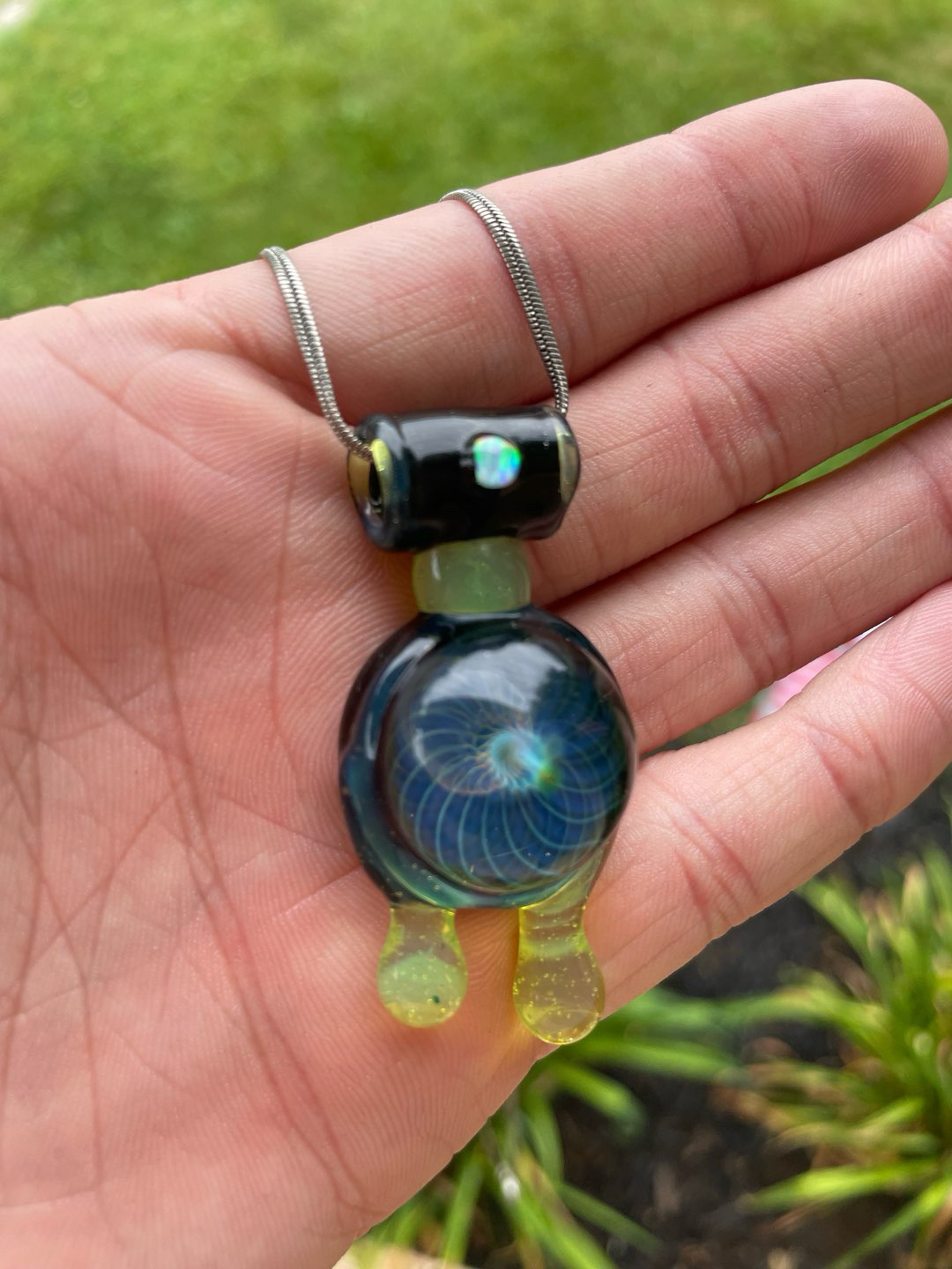 Preview pic of Loscoe Opal Drip Pendat