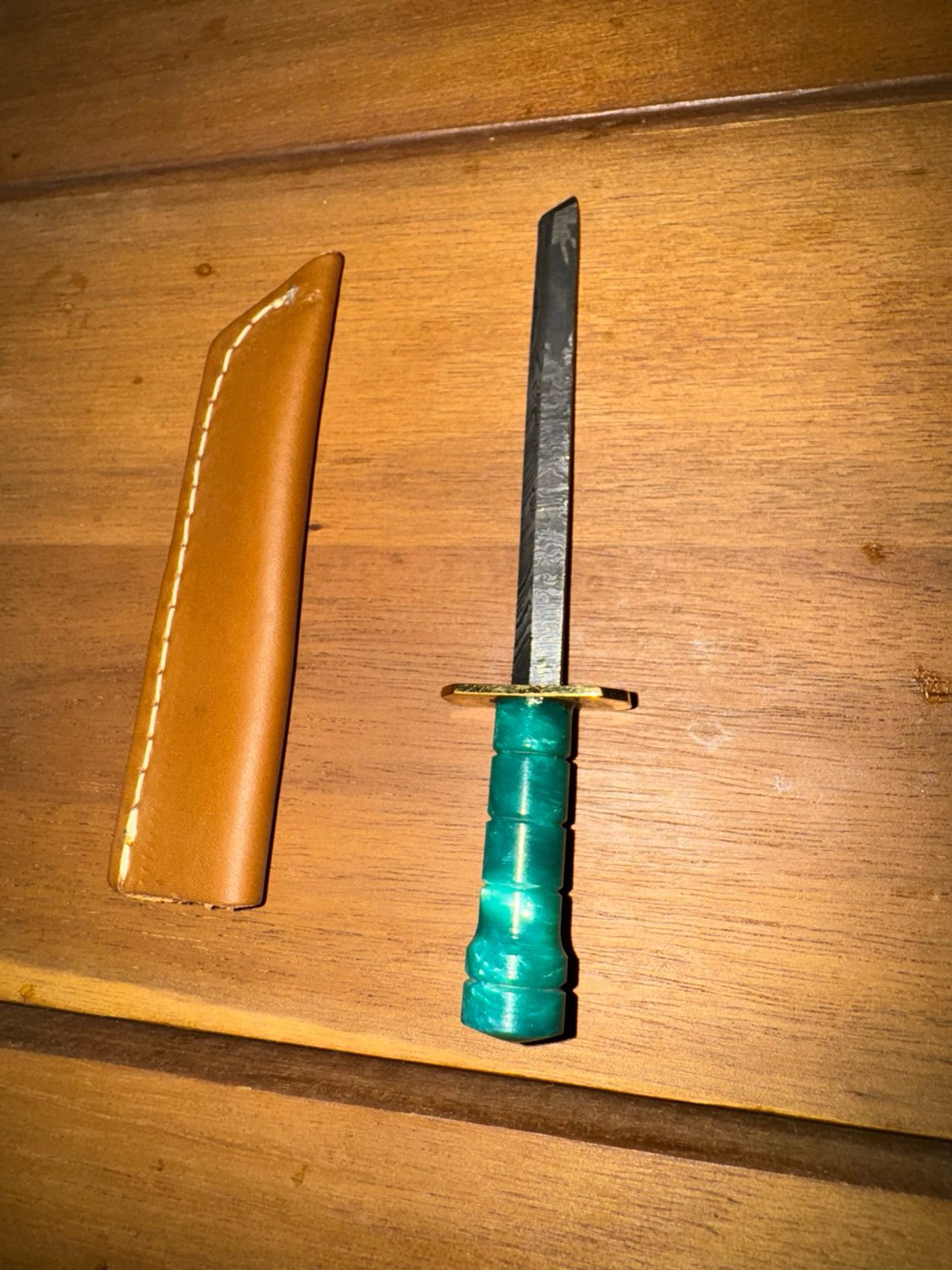 Preview pic of Hk_damascus_knives Green Samurai Damascus Sword Tool