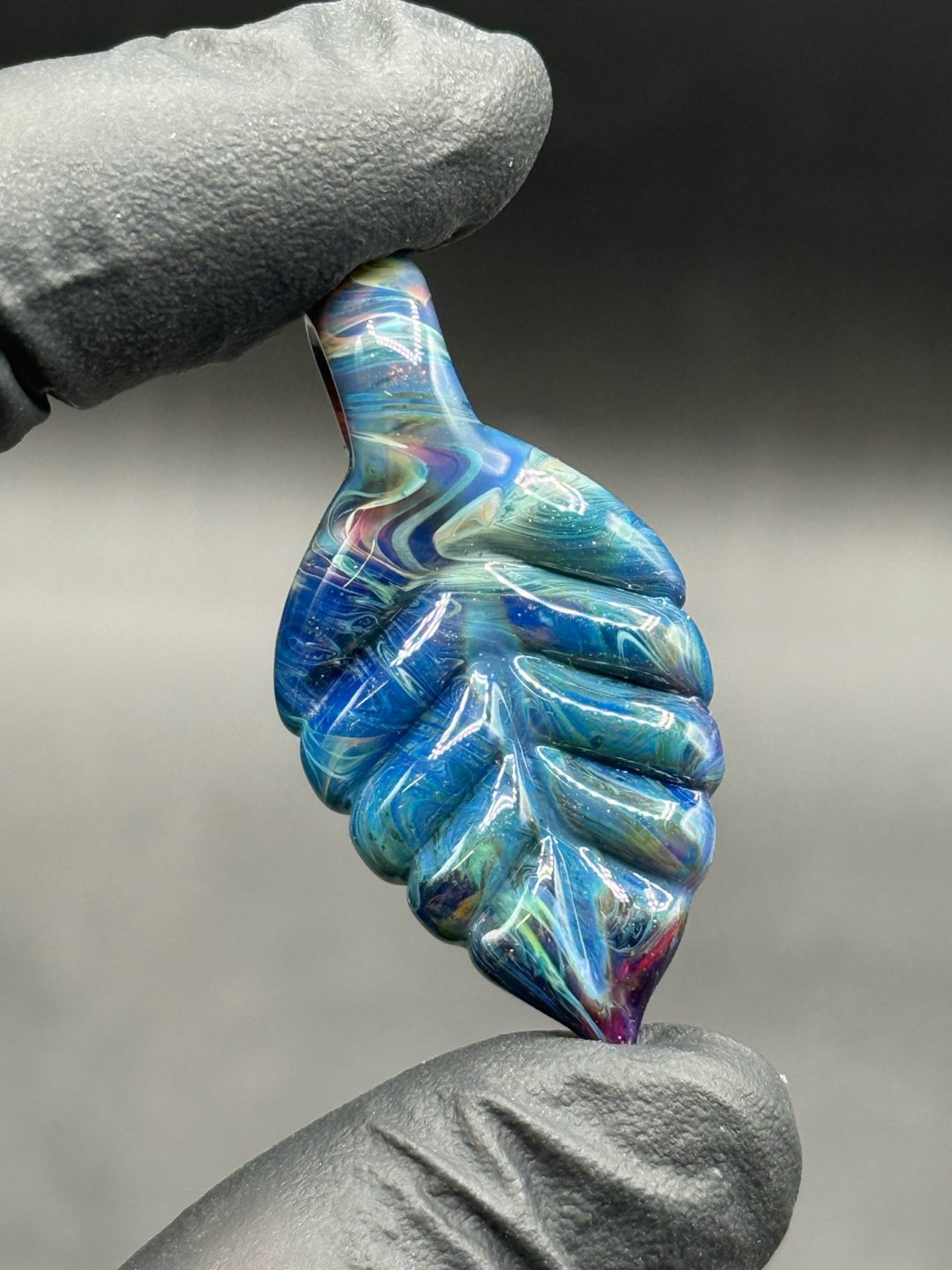 Preview pic of Leaf pendant