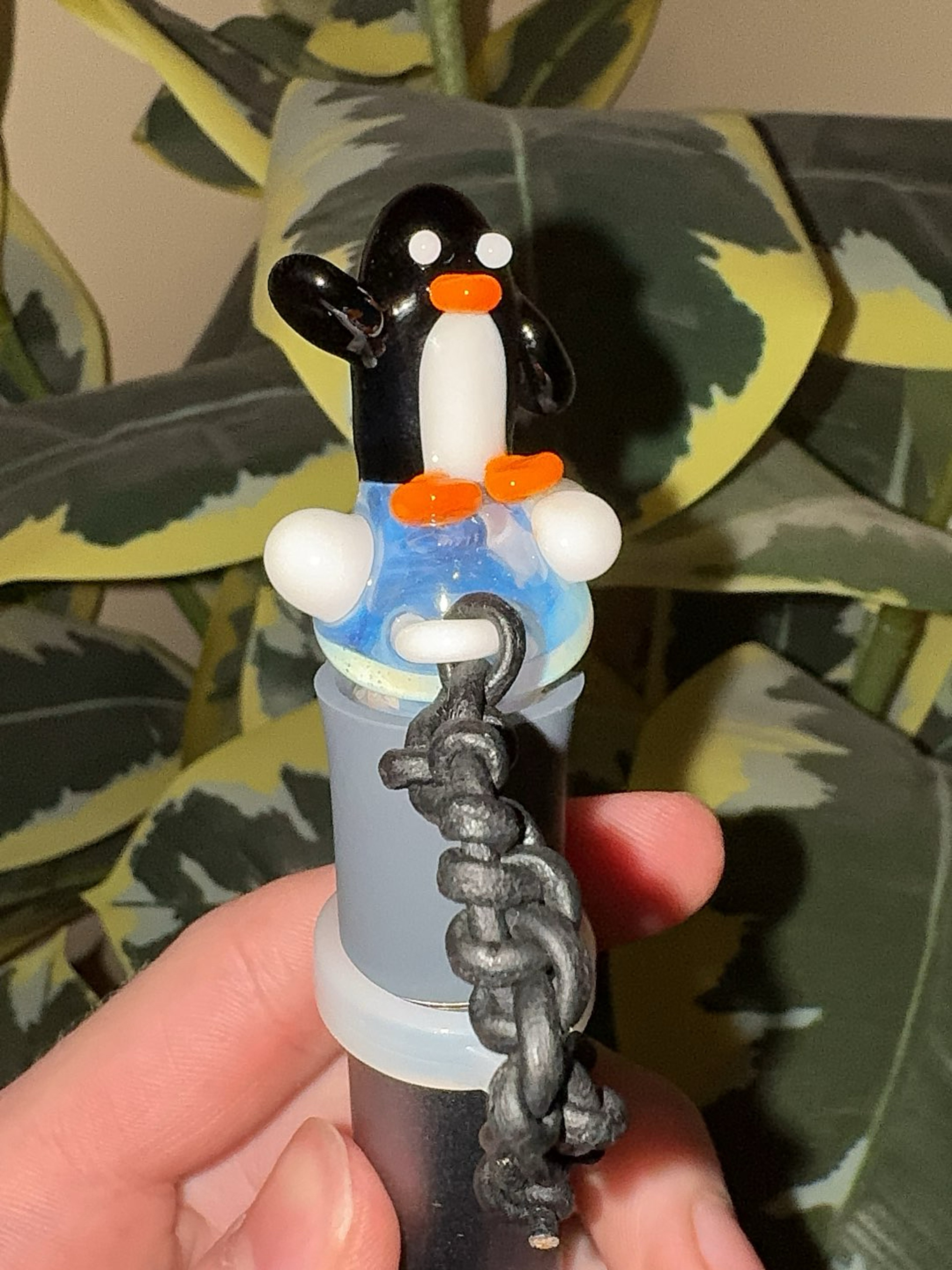 Preview pic of Penguin Pivot Top