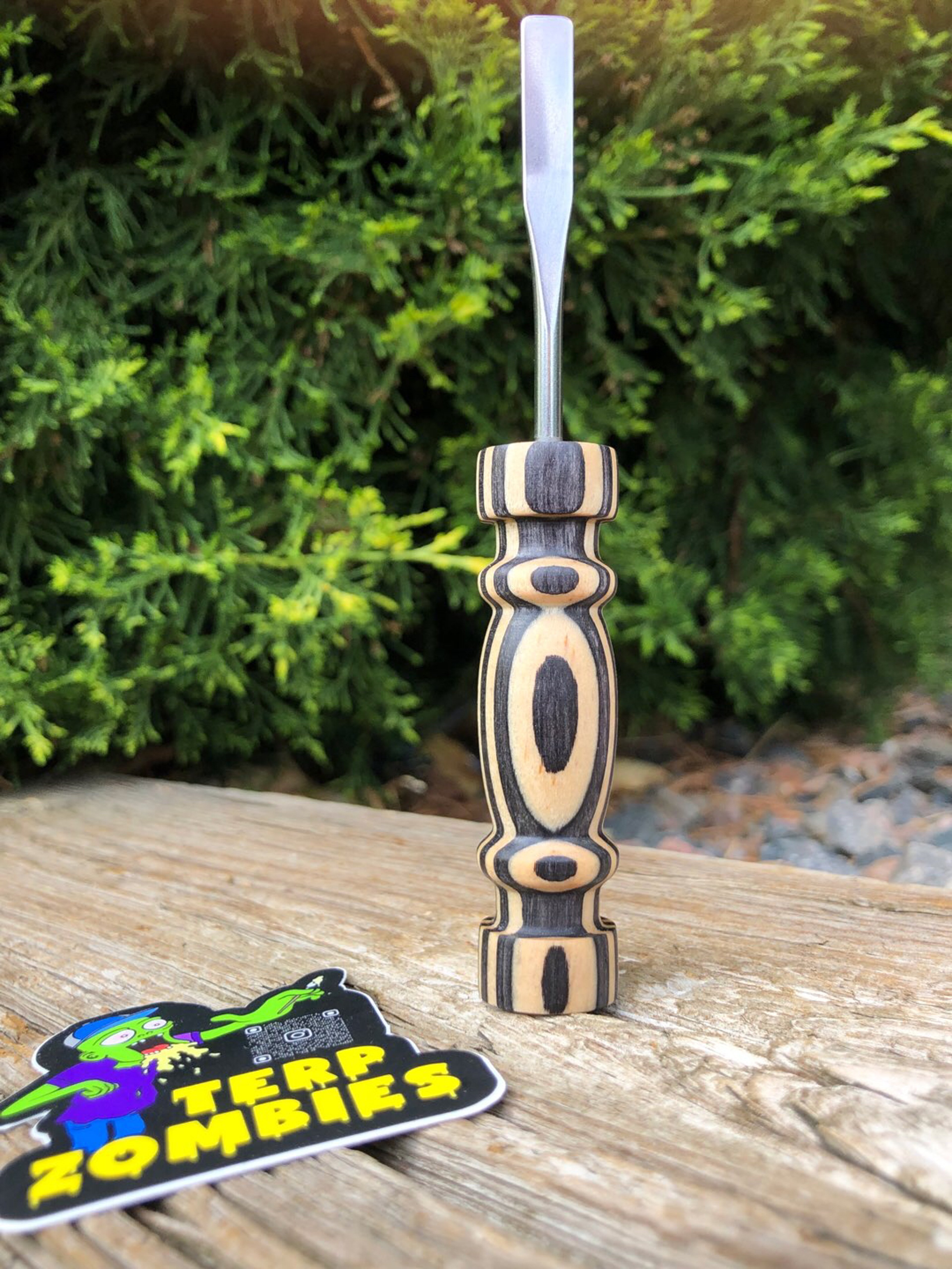Preview pic of Crossbones Dab Tool