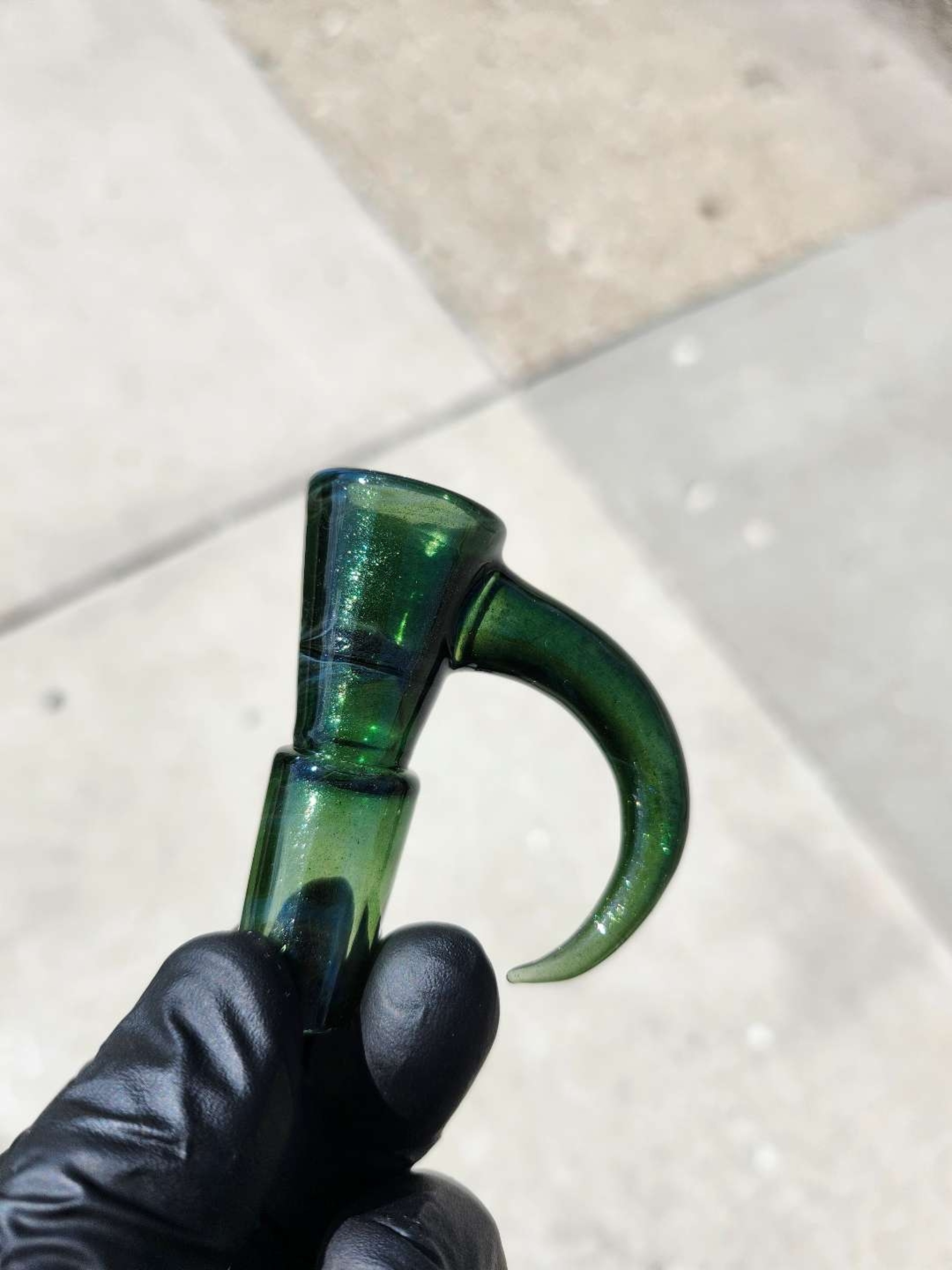 Preview pic of URE GLASS 18MM 4-HOLE SLIDE