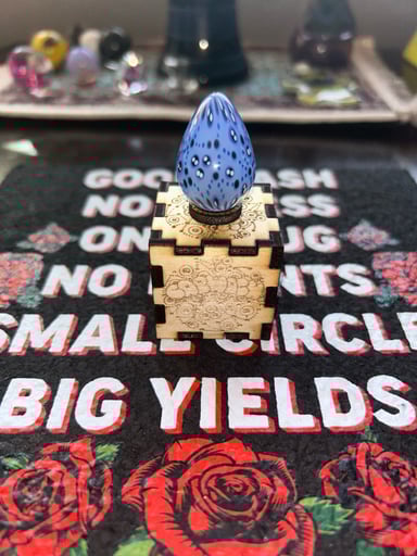 Preview pic of Carwash glass egg mib + custom stand