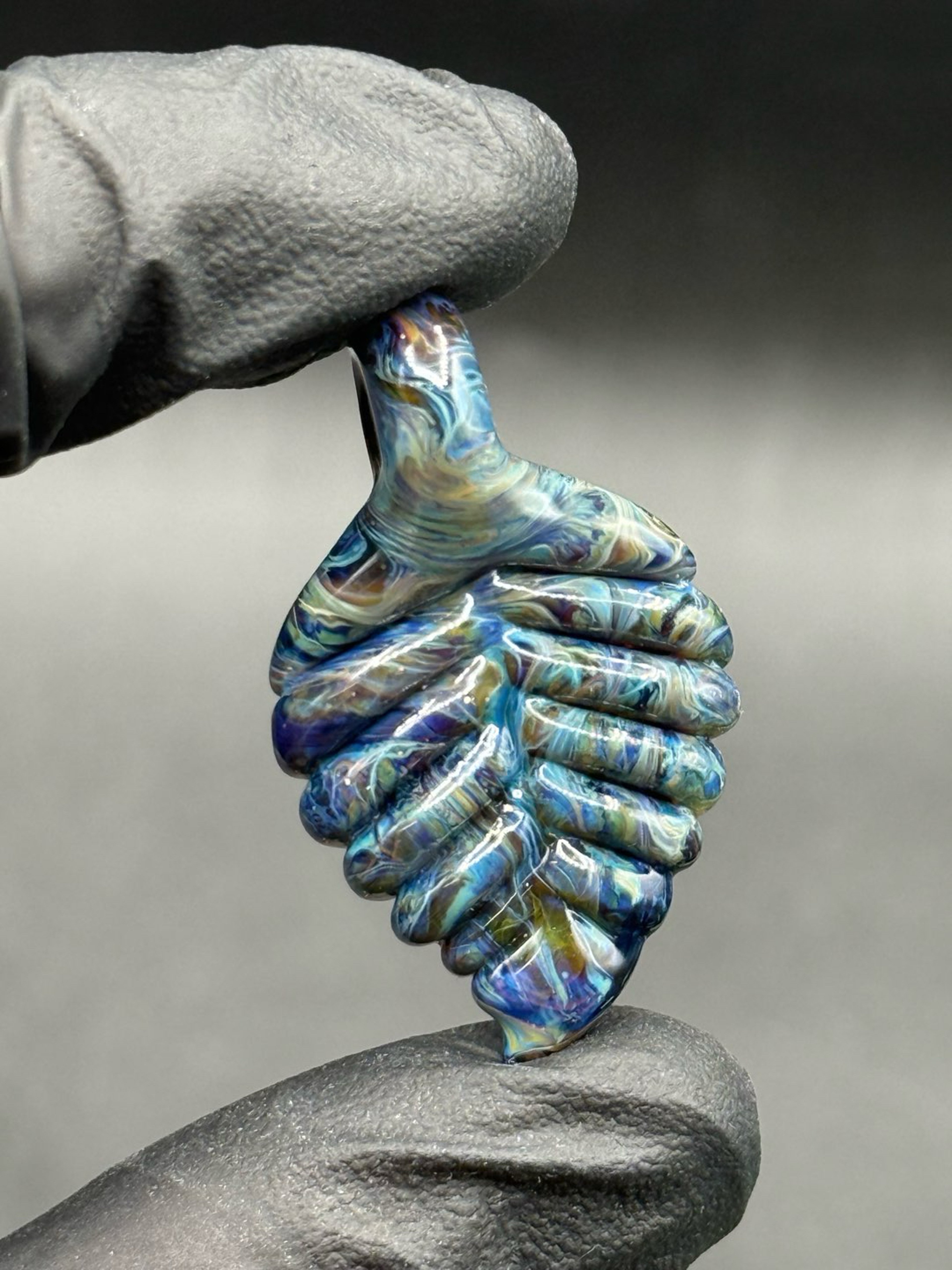 Preview pic of Leaf pendant