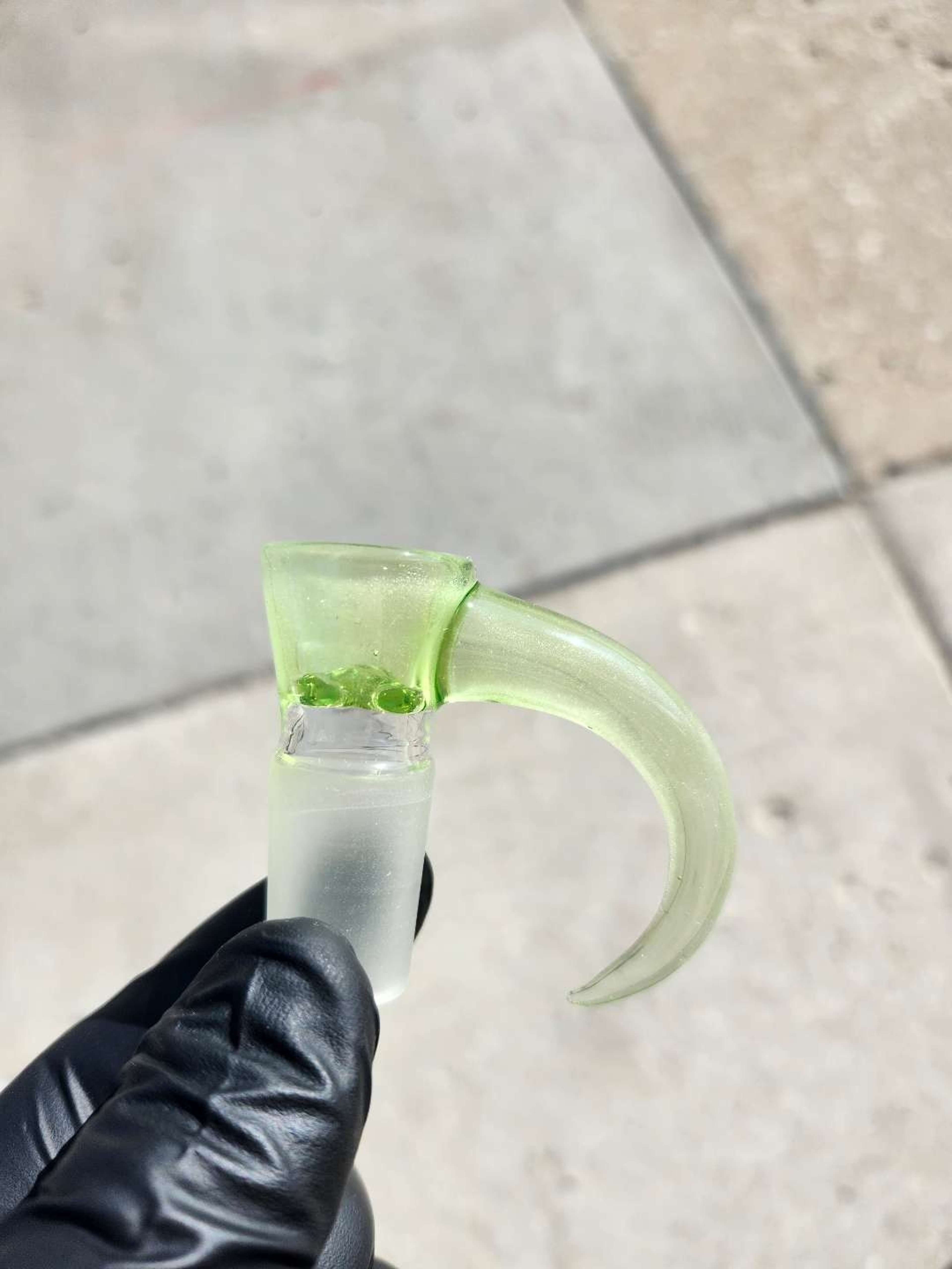 URE GLASS 18MM 4-HOLE SLIDE image 0