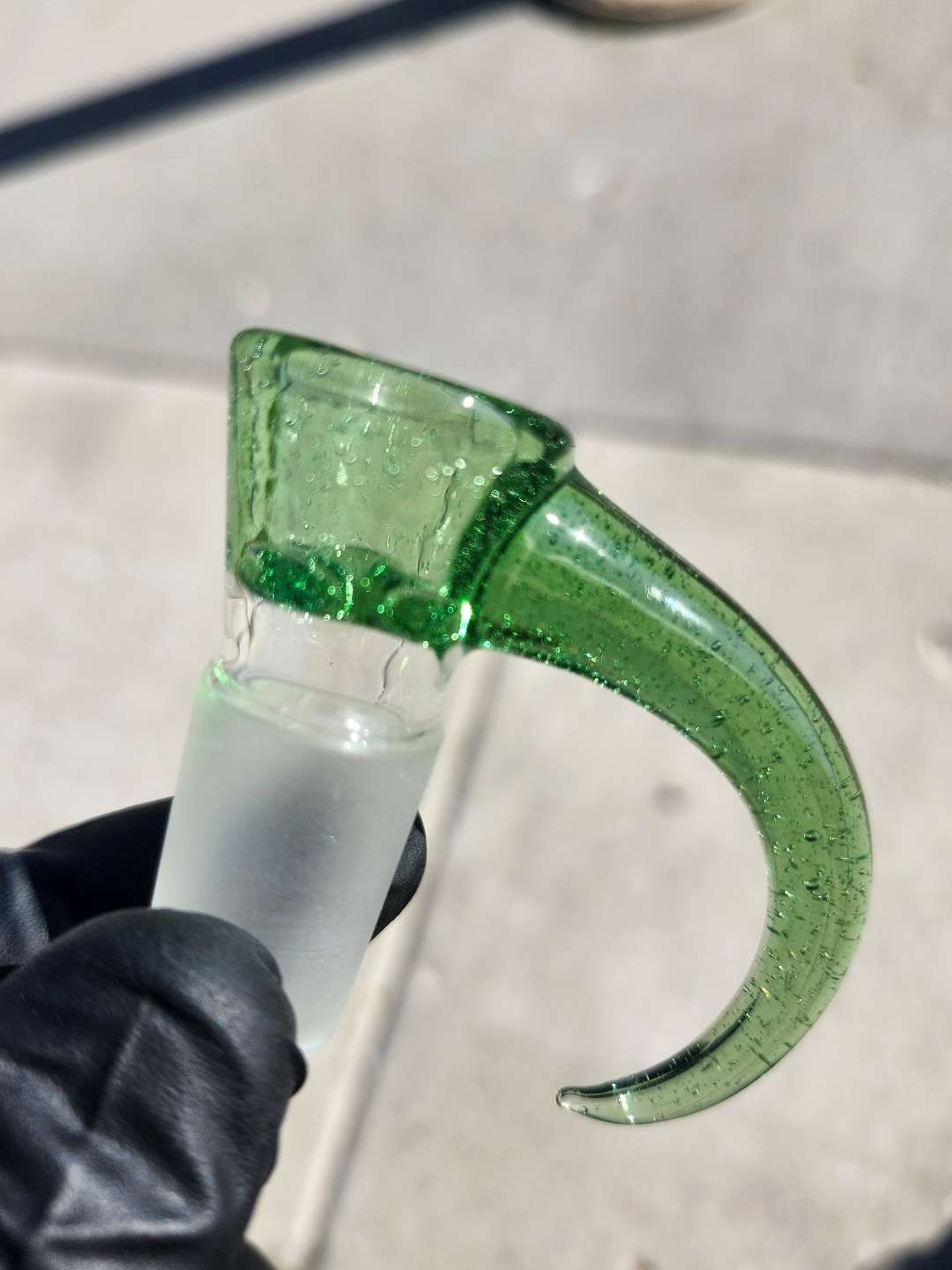 Preview pic of URE GLASS 18MM 4-HOLE SLIDE