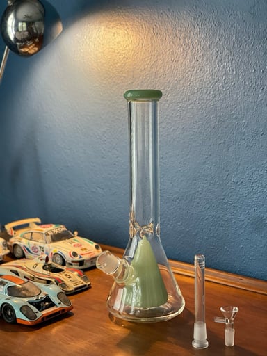 Preview pic of 14.5” Diamond Glass Pyramid Perc Beaker