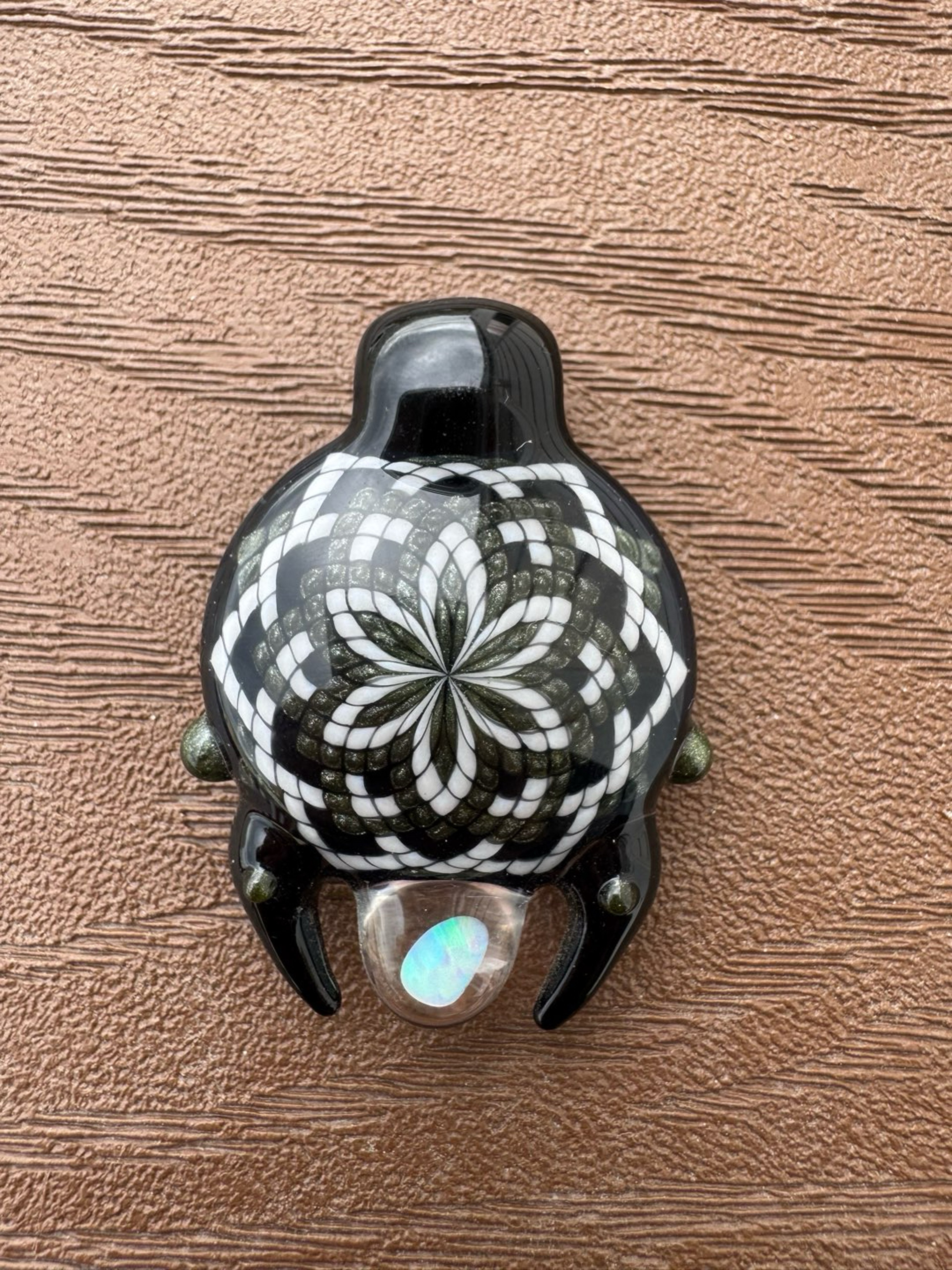 Preview pic of Vogel pendant