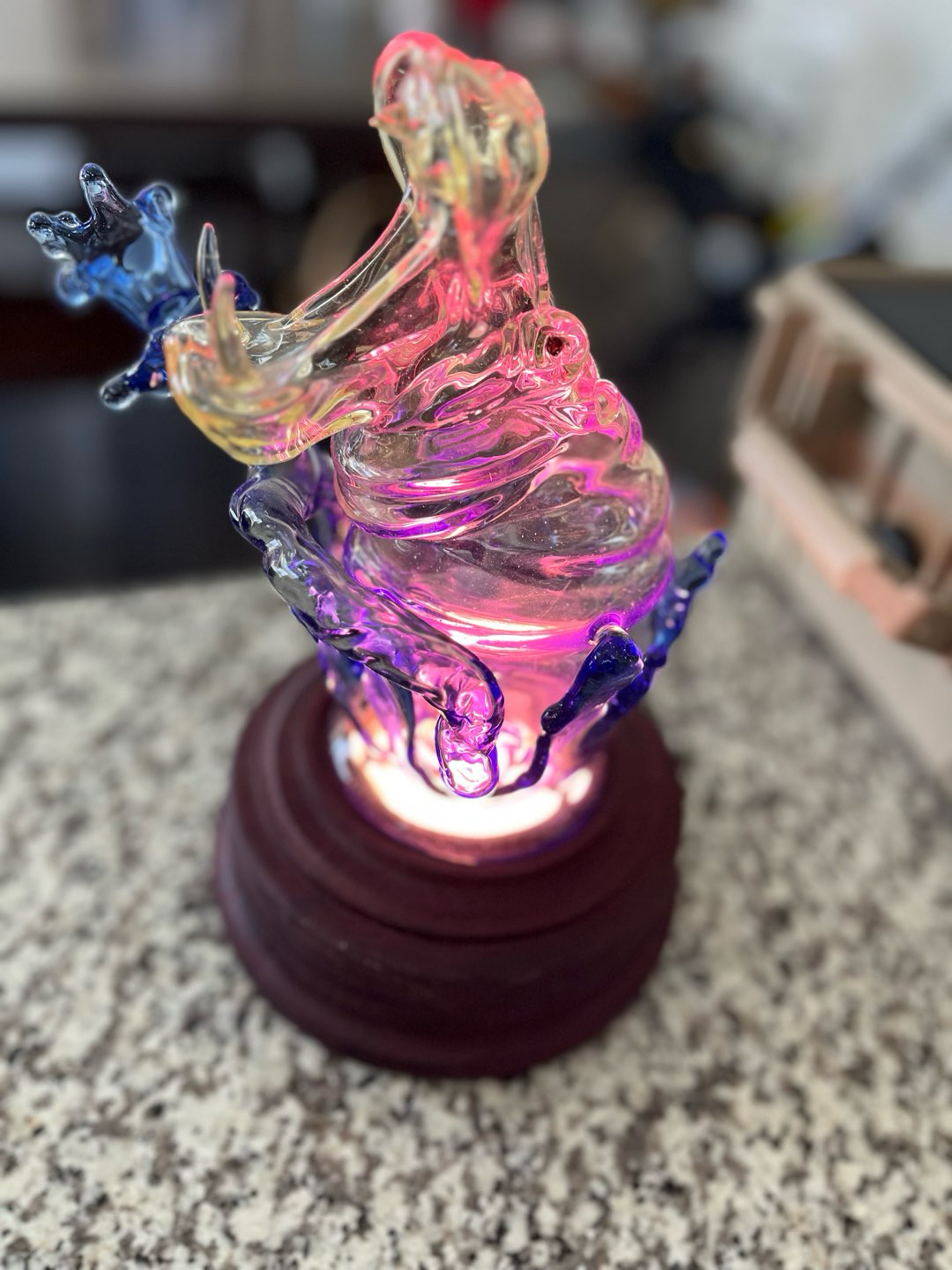 Preview pic of Cha/Certo Hippo on pedestal light