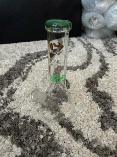 Preview pic of Small breaker bong
