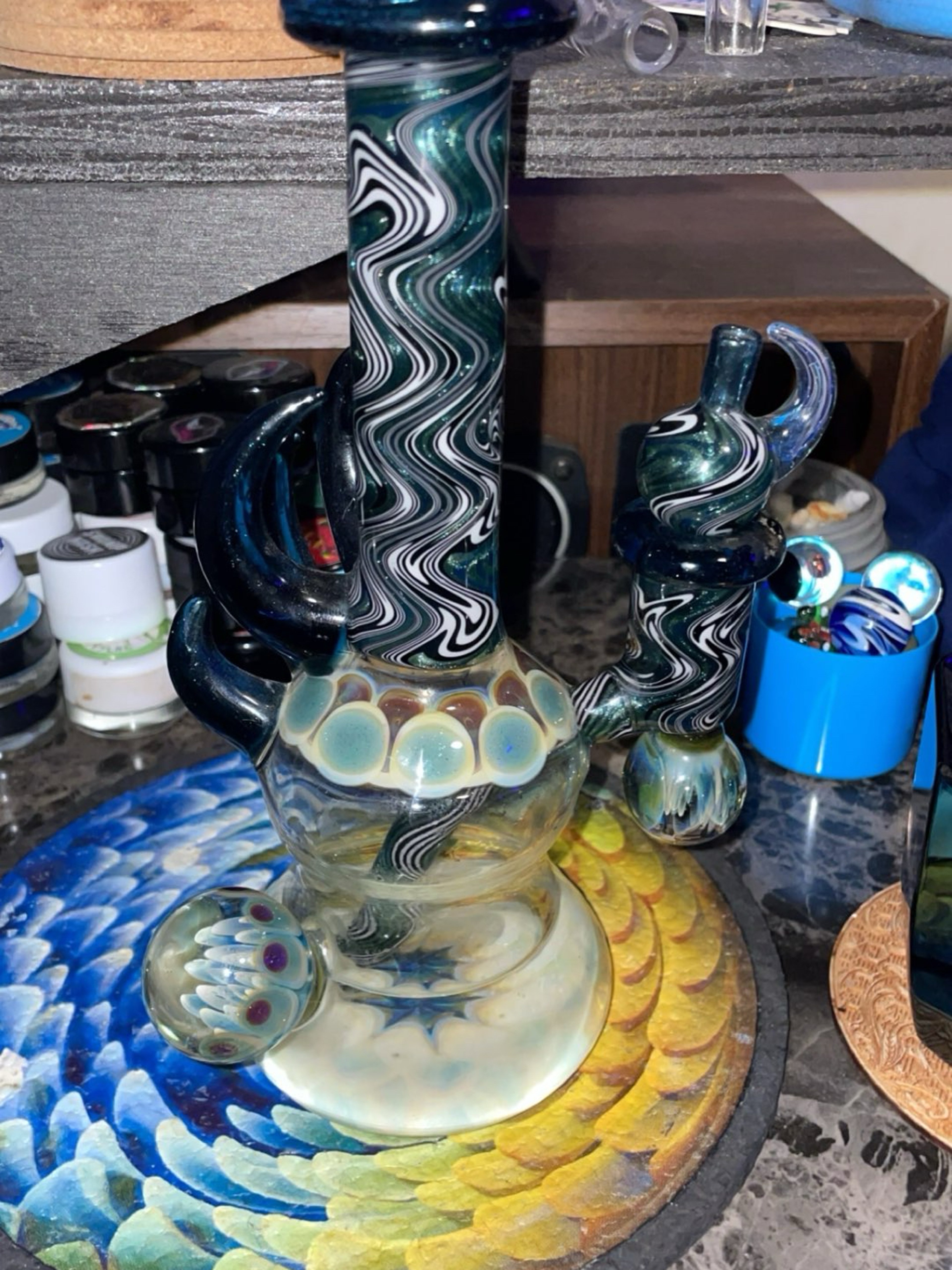 Preview pic of Julian J Glass Rig w/ matching accessories